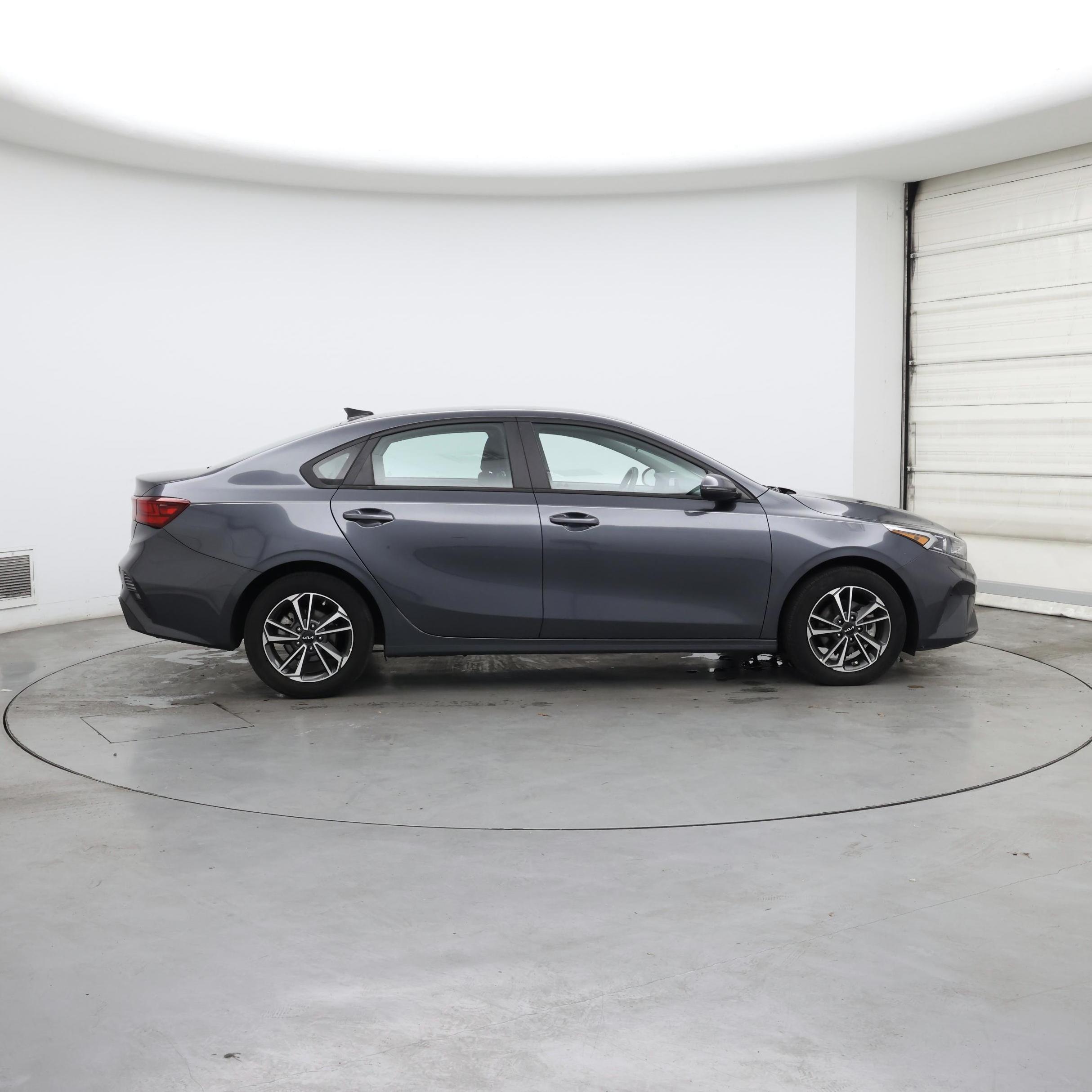 Thumbnail: 2023 Kia Forte - 7