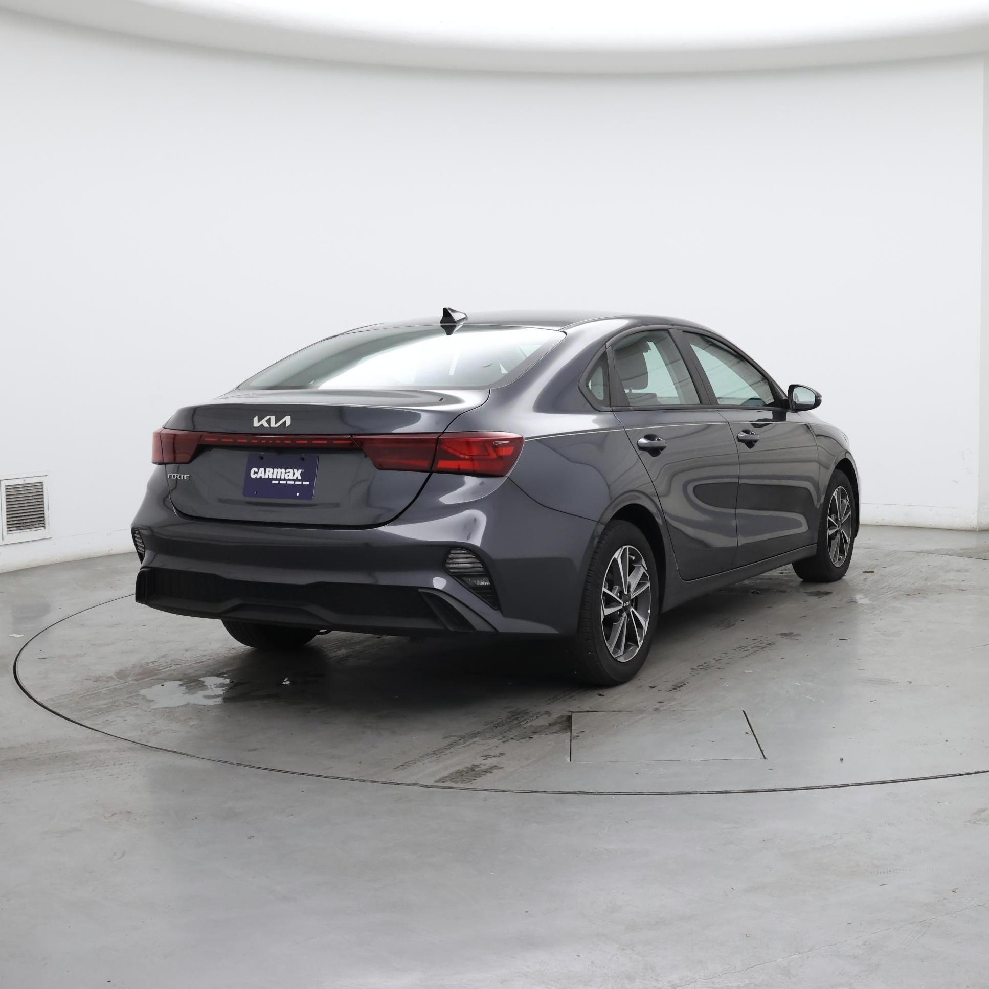 Thumbnail: 2023 Kia Forte - 8