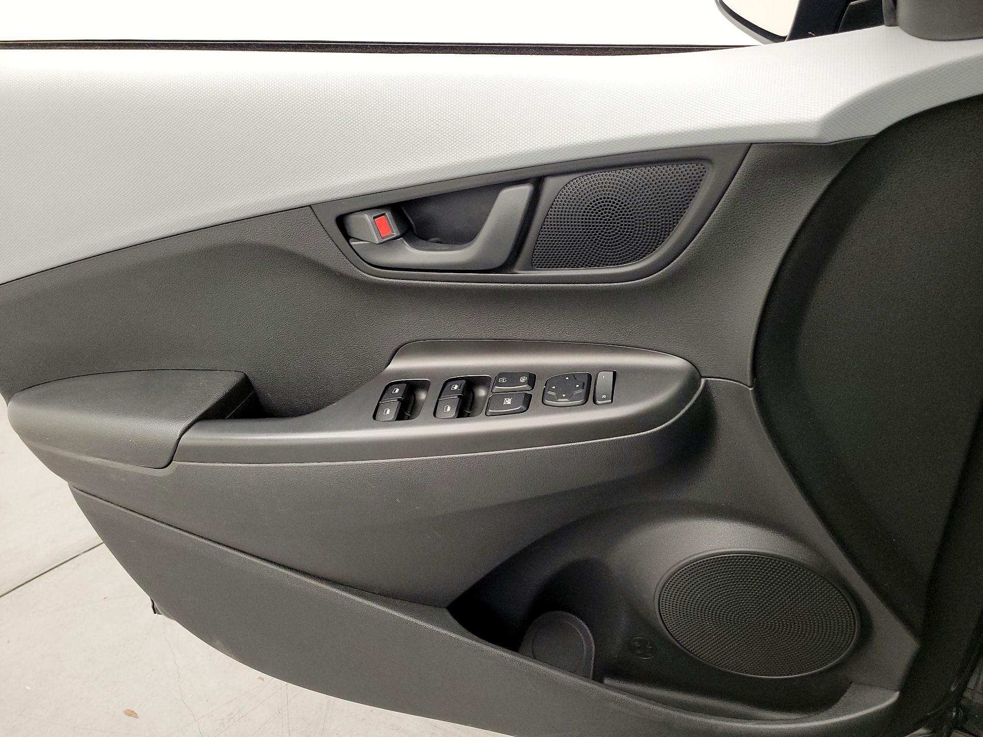 Thumbnail: 2021 Hyundai Kona - 12