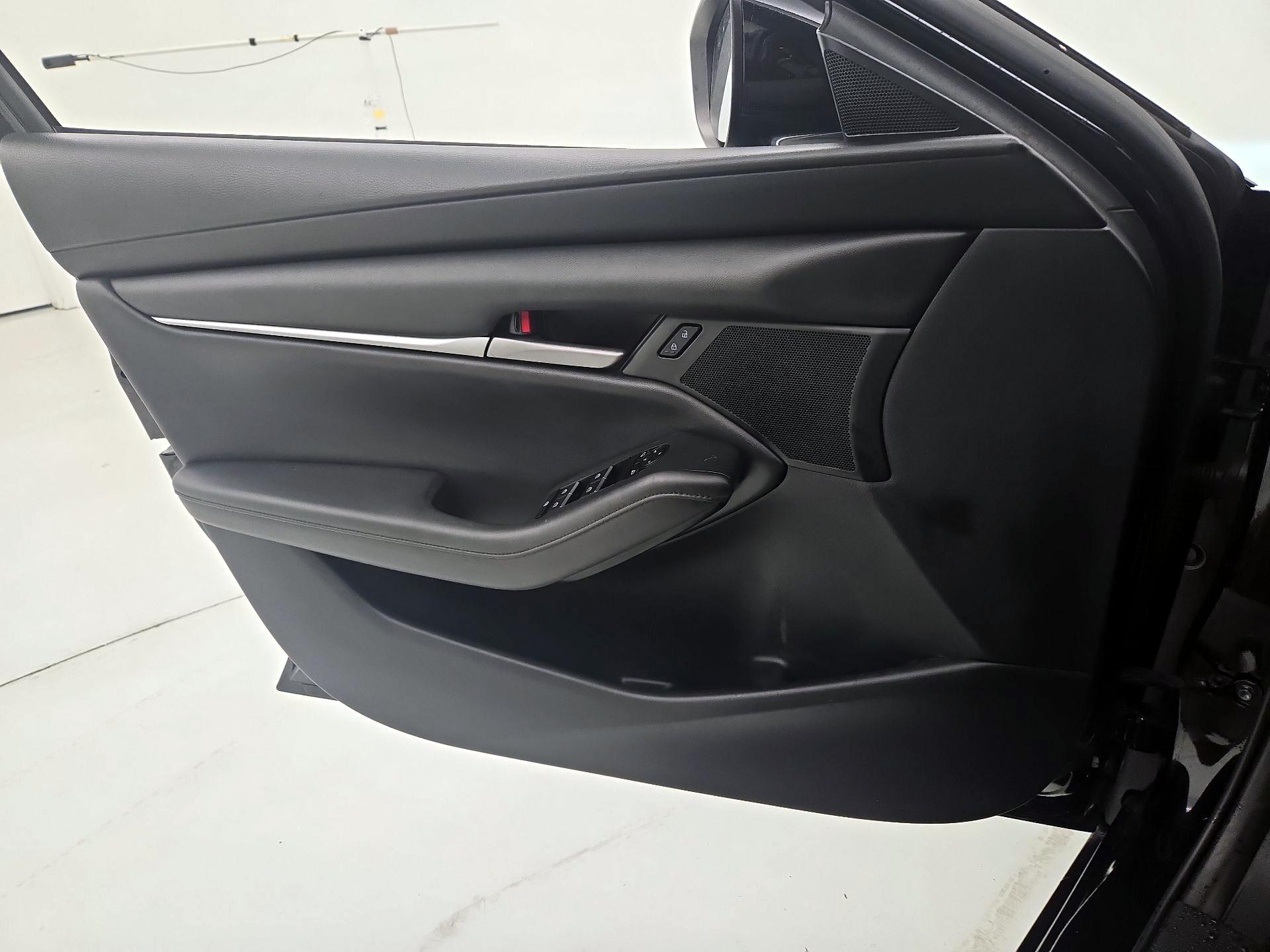 Thumbnail: 2021 Mazda Mazda3 - 12