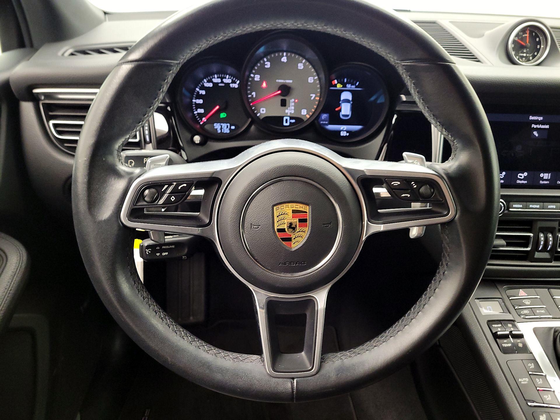 Thumbnail: 2020 Porsche Macan - 10