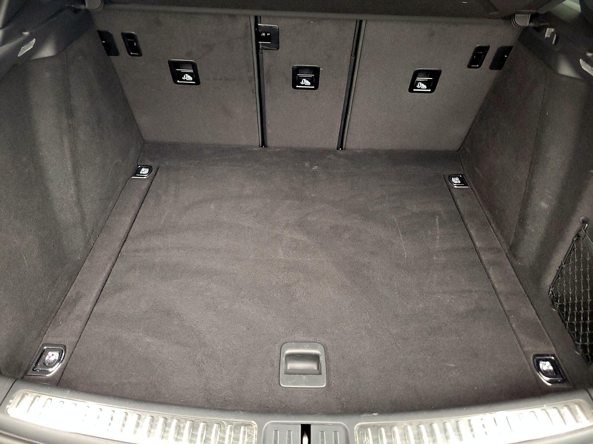 Thumbnail: 2020 Porsche Macan - 16