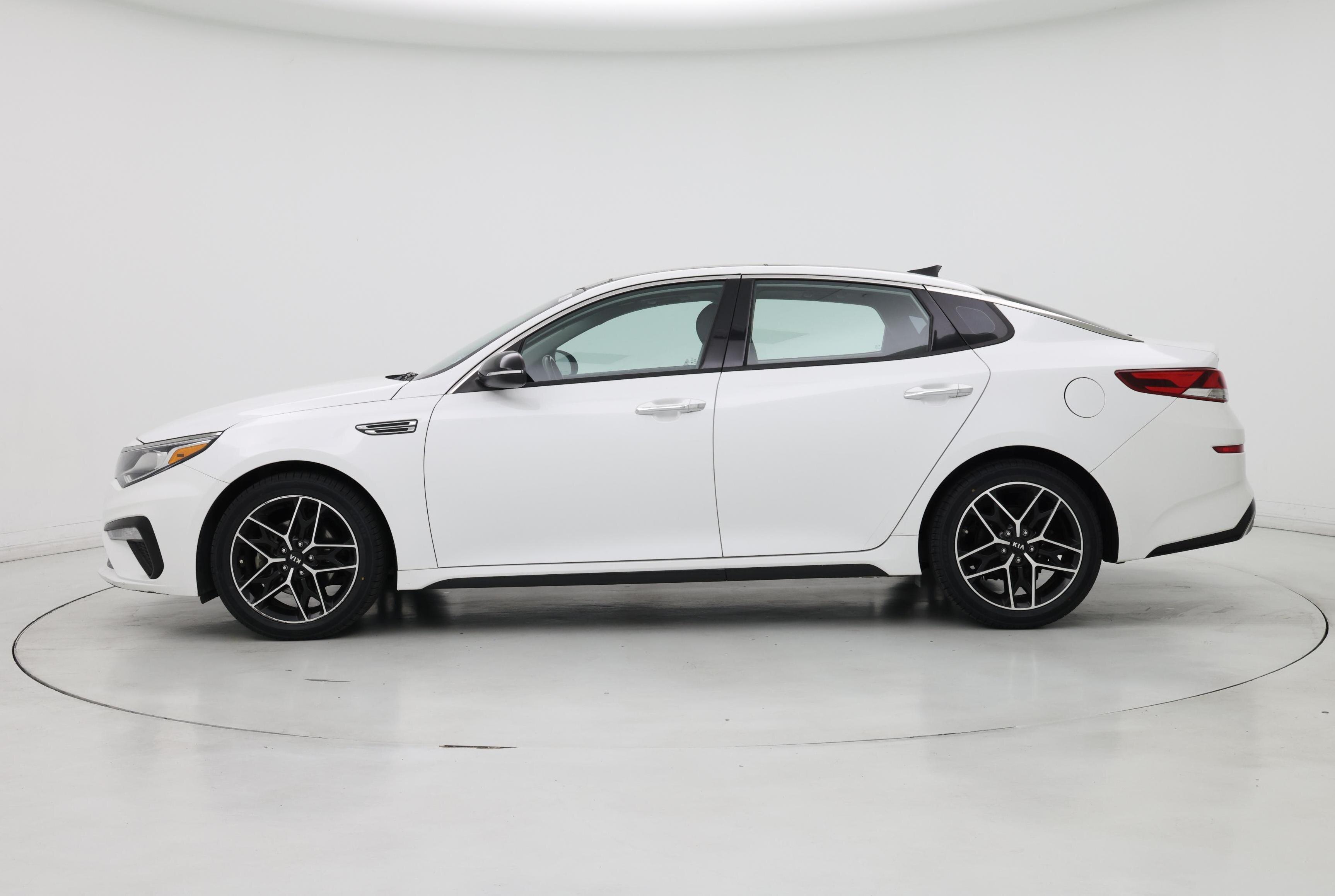 Thumbnail: 2020 Kia Optima - 3