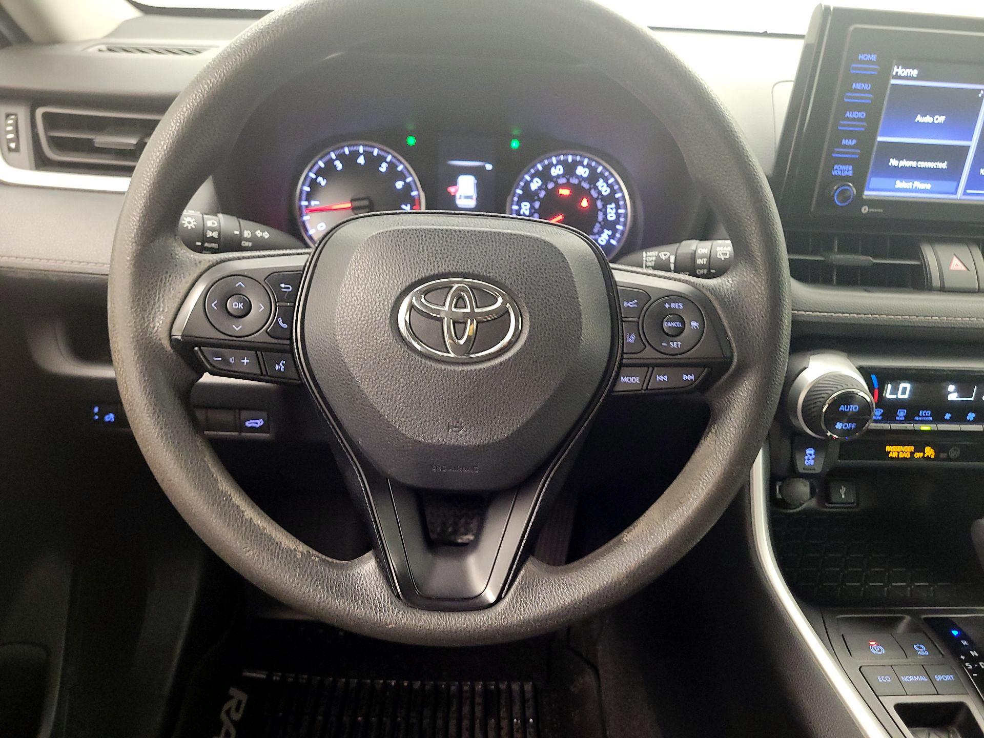 Thumbnail: 2020 Toyota RAV4 - 10