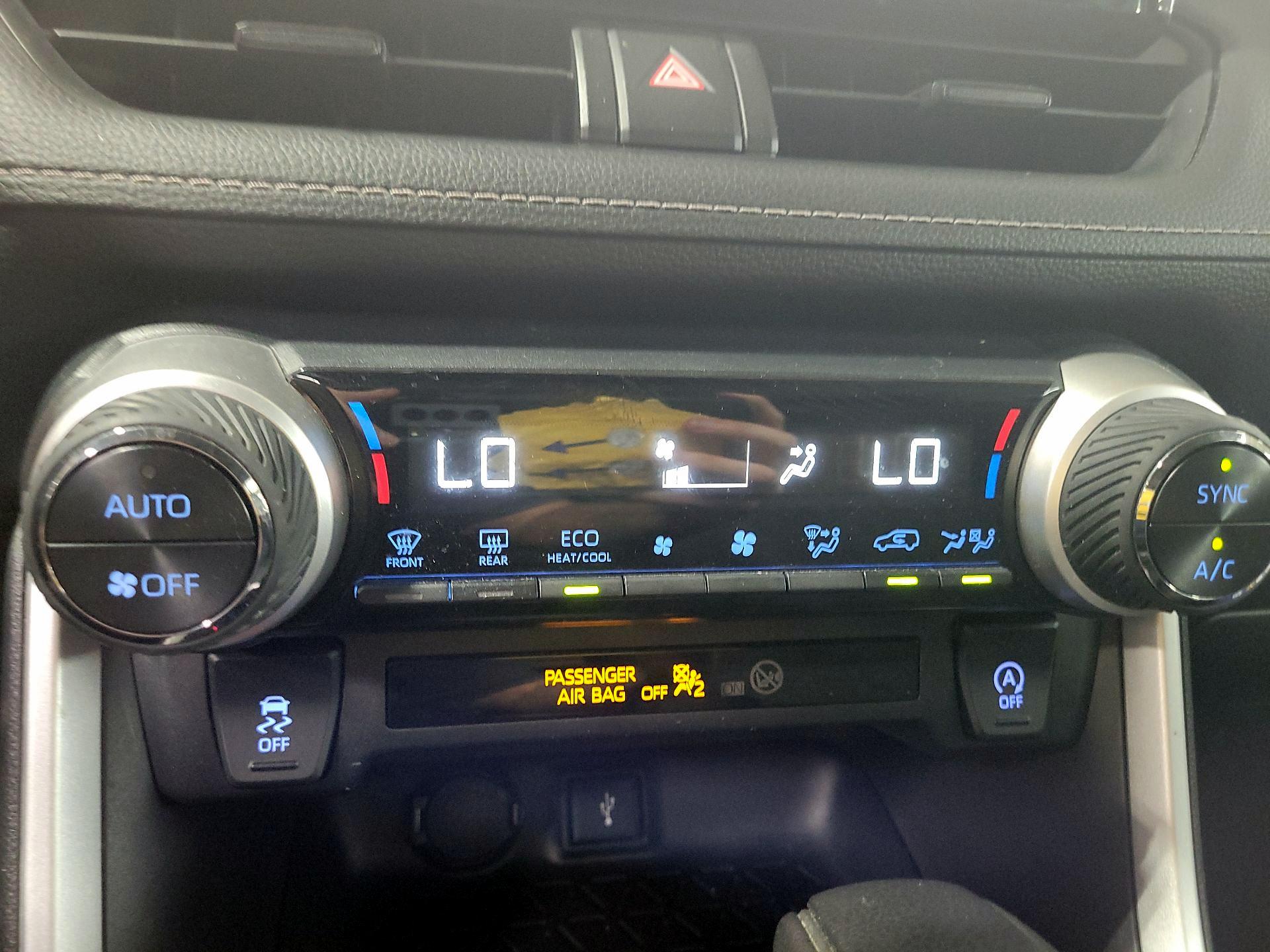 Thumbnail: 2020 Toyota RAV4 - 14