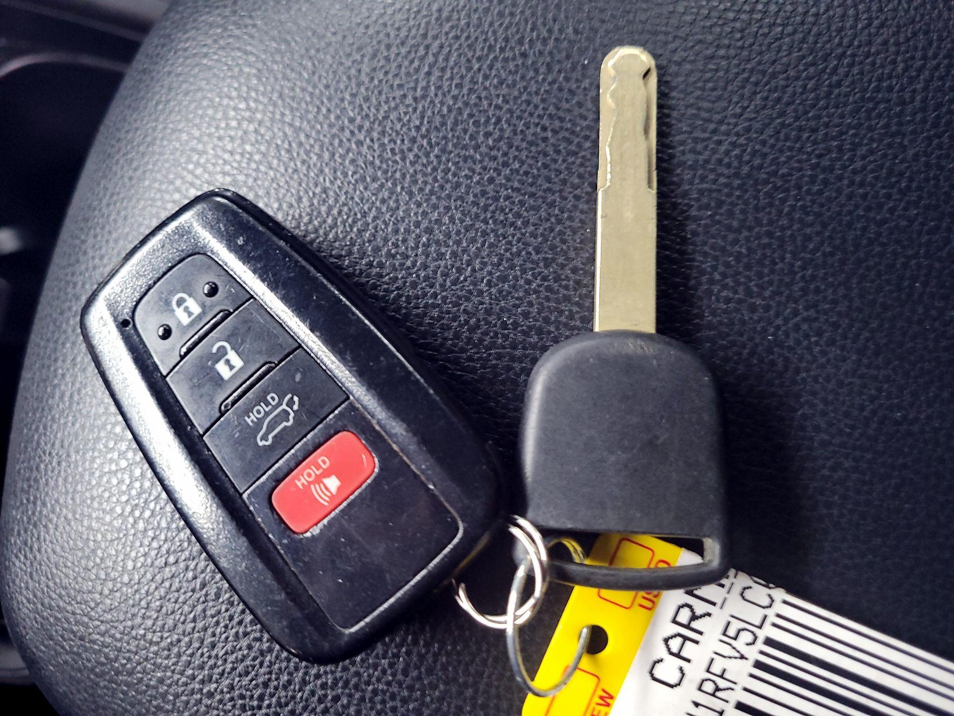 Thumbnail: 2020 Toyota RAV4 - 18