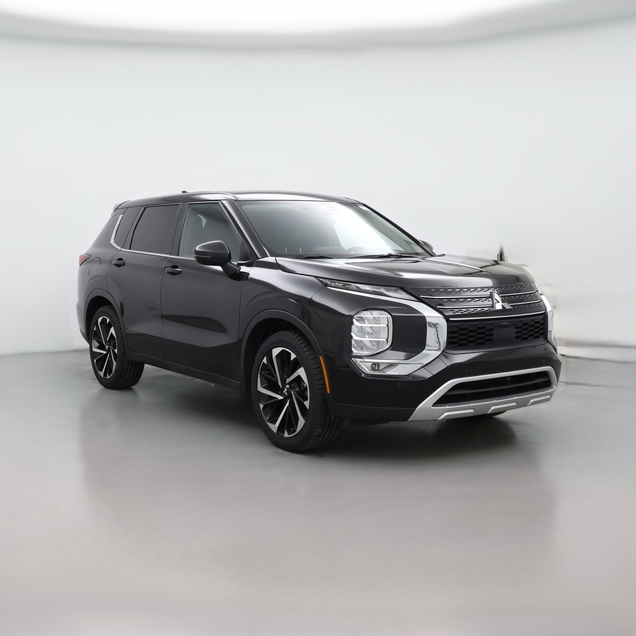 Thumbnail: 2023 Mitsubishi Outlander - 1