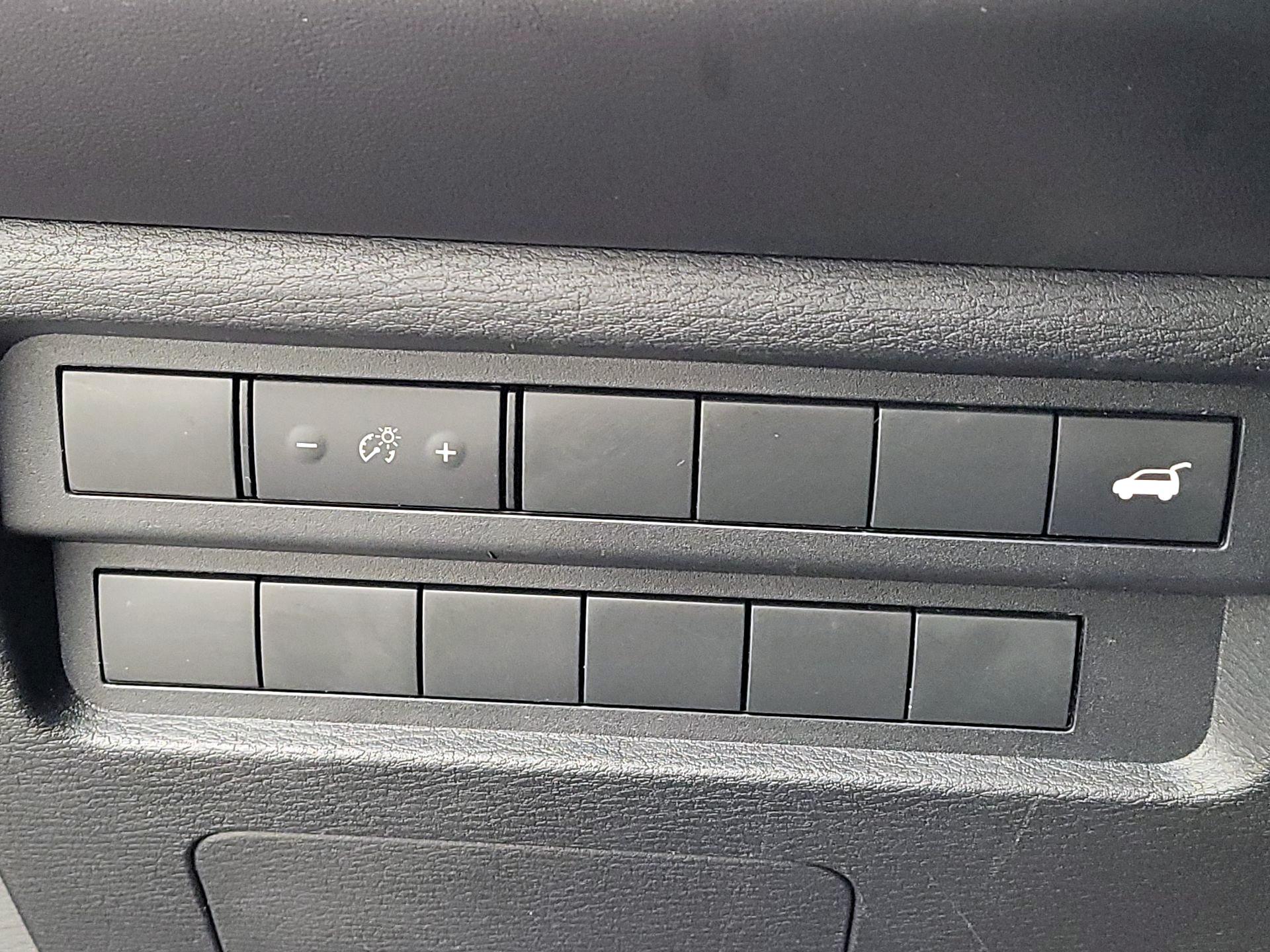 Thumbnail: 2023 Mitsubishi Outlander - 13