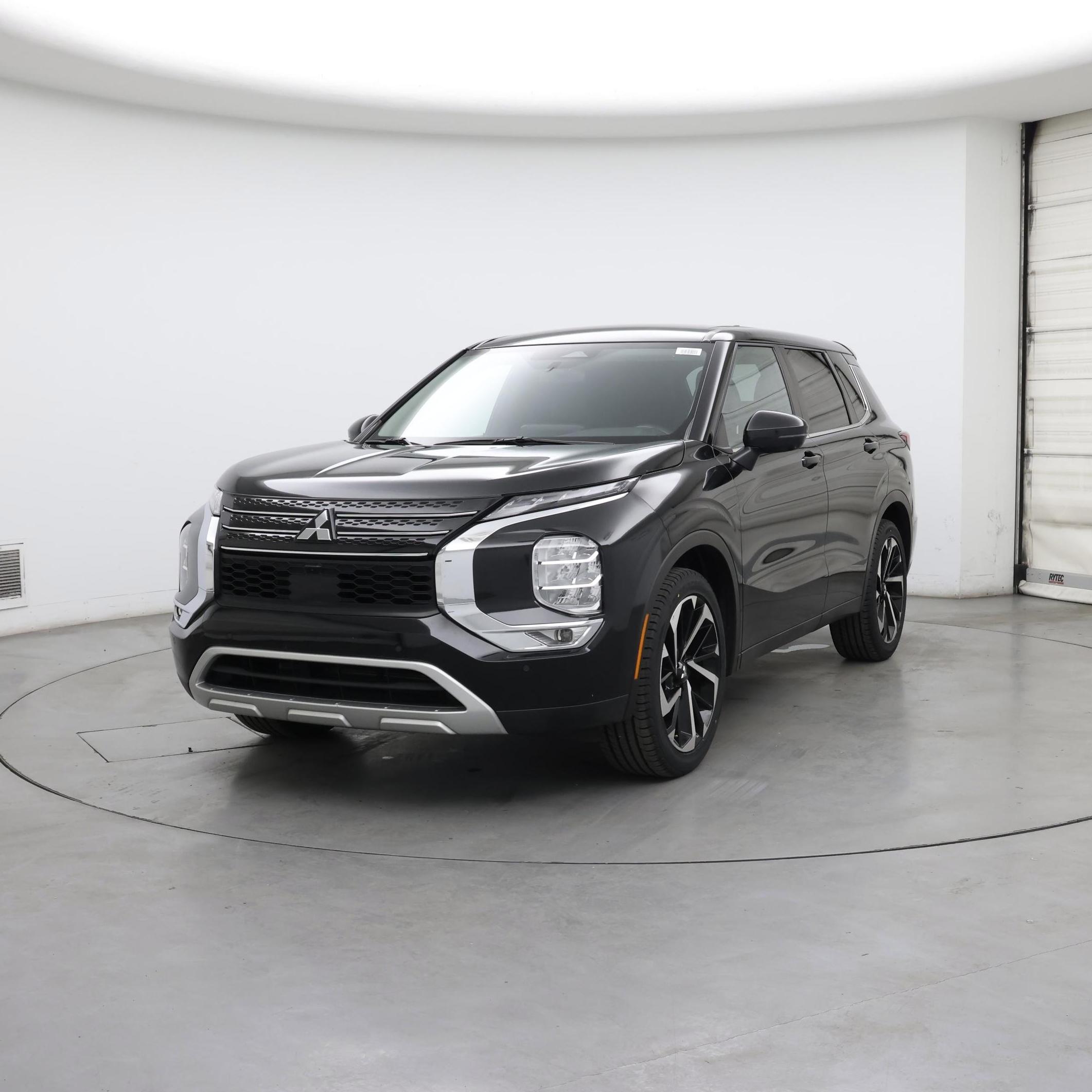 Thumbnail: 2023 Mitsubishi Outlander - 4