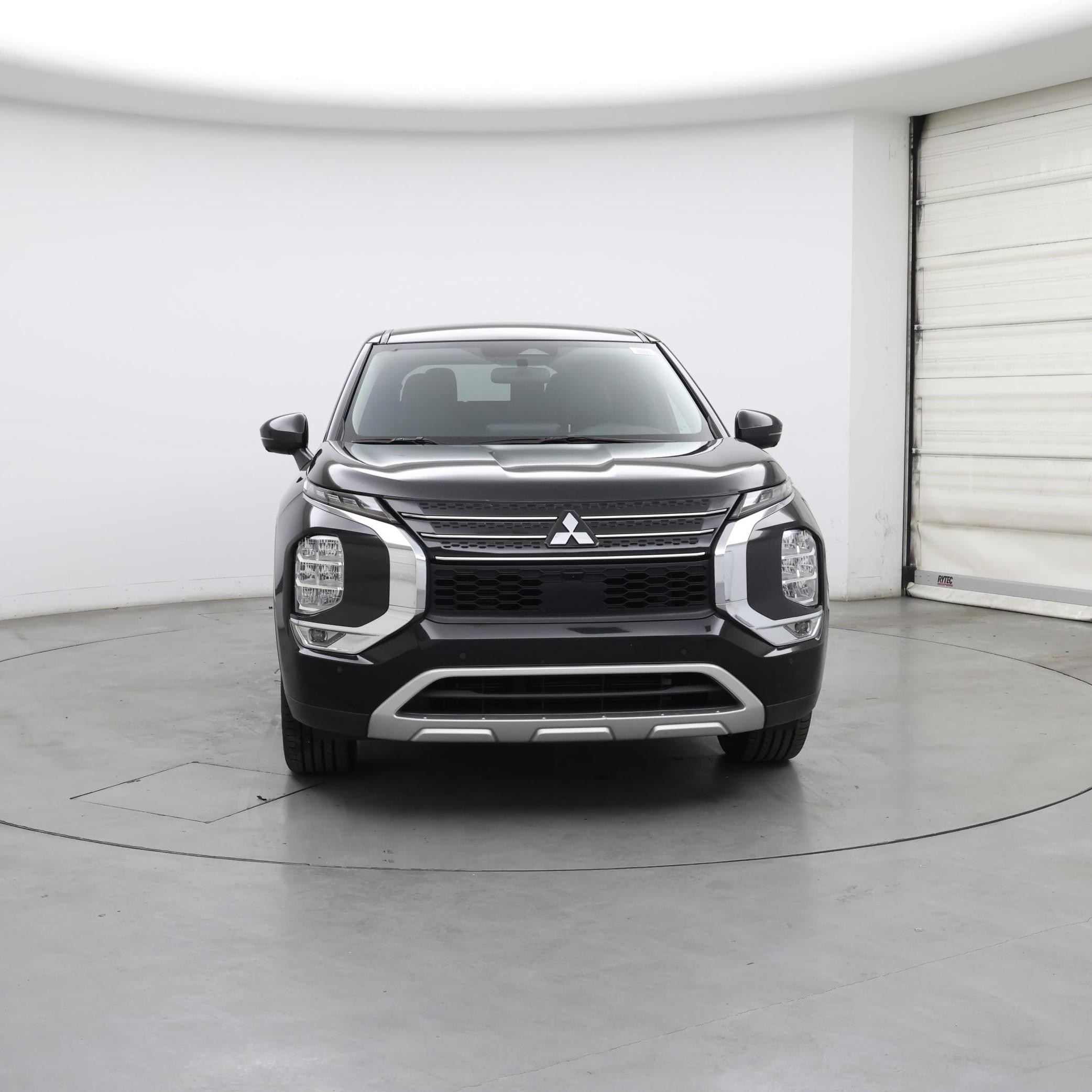 Thumbnail: 2023 Mitsubishi Outlander - 5