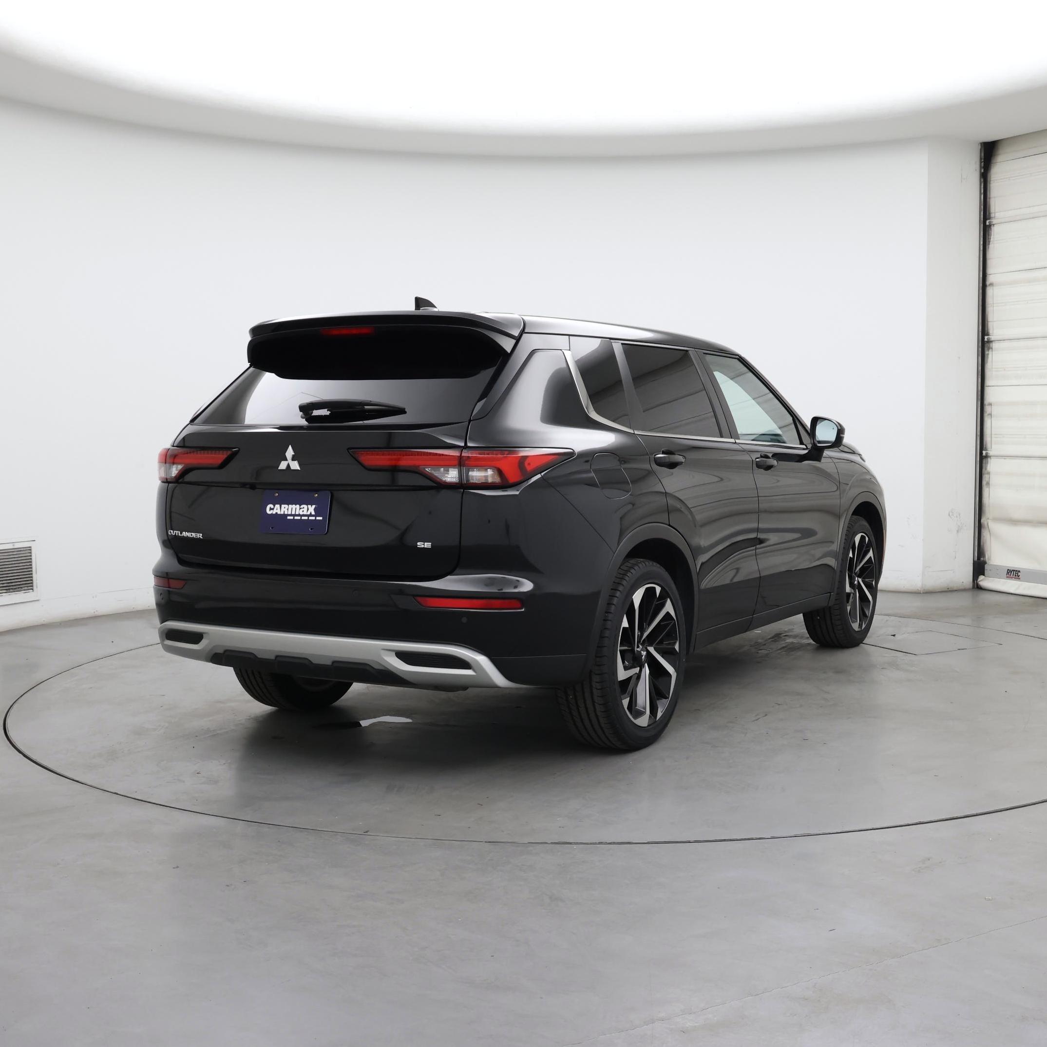 Thumbnail: 2023 Mitsubishi Outlander - 8