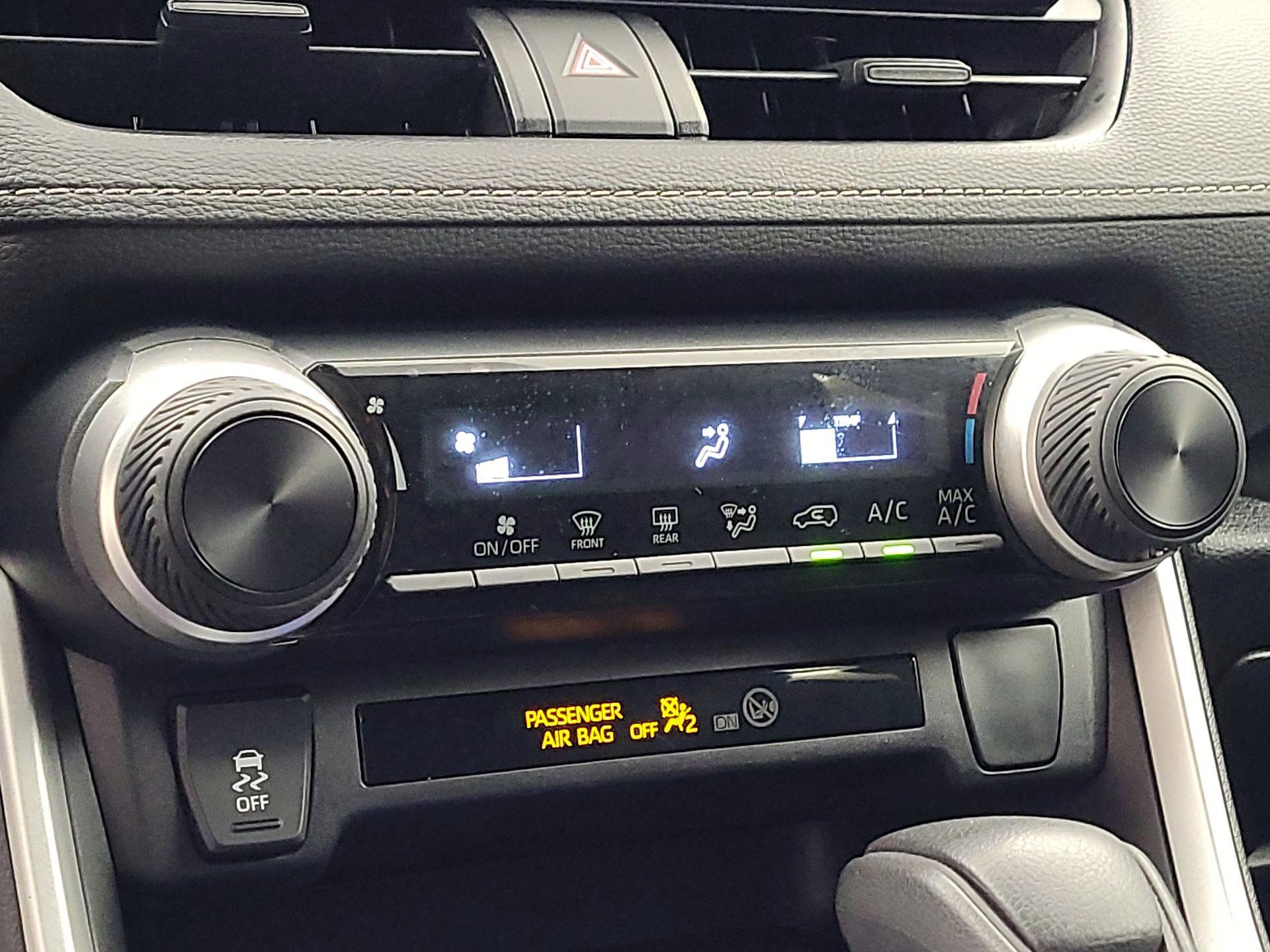 Thumbnail: 2021 Toyota RAV4 - 16