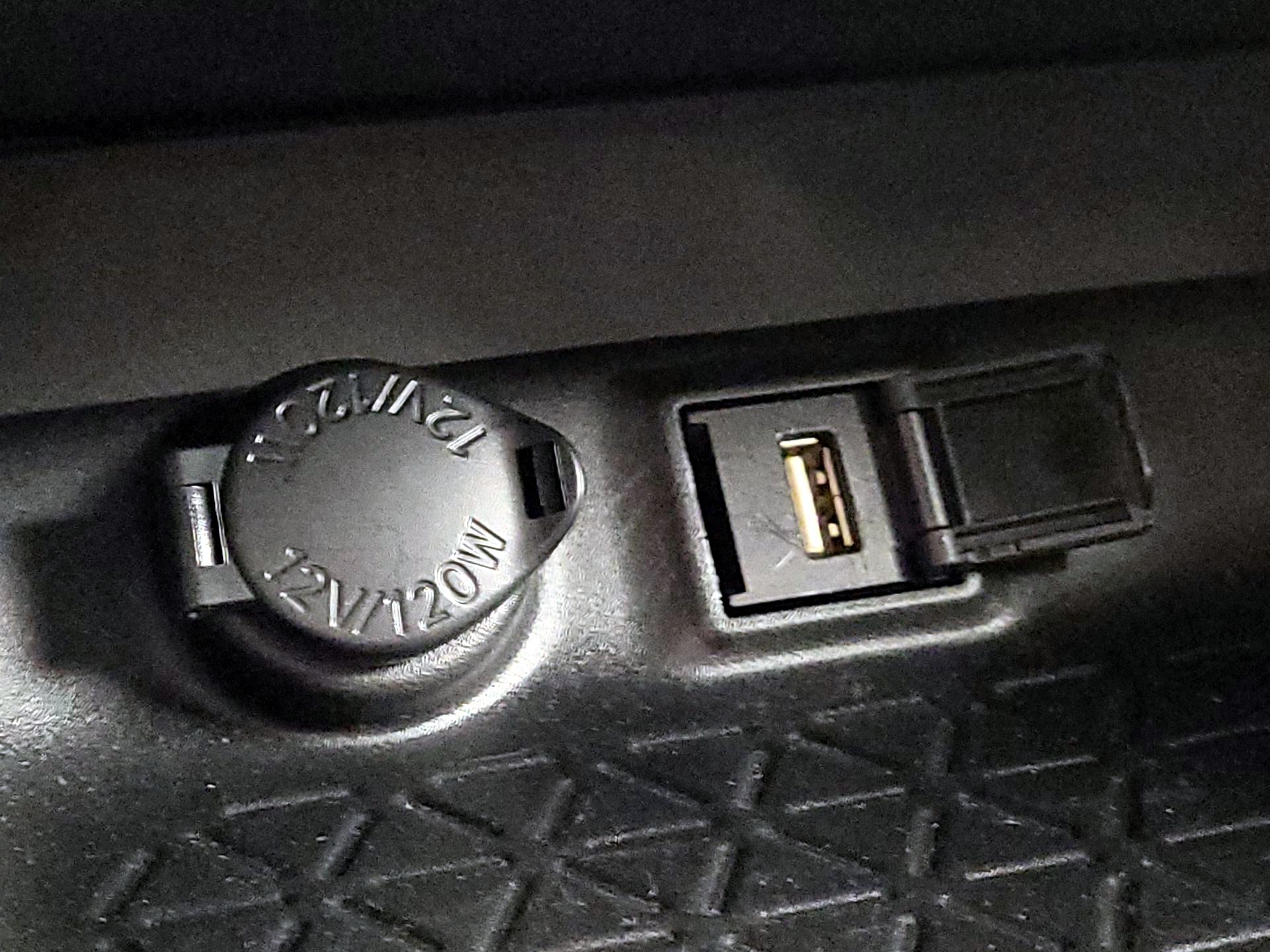 Thumbnail: 2021 Toyota RAV4 - 18