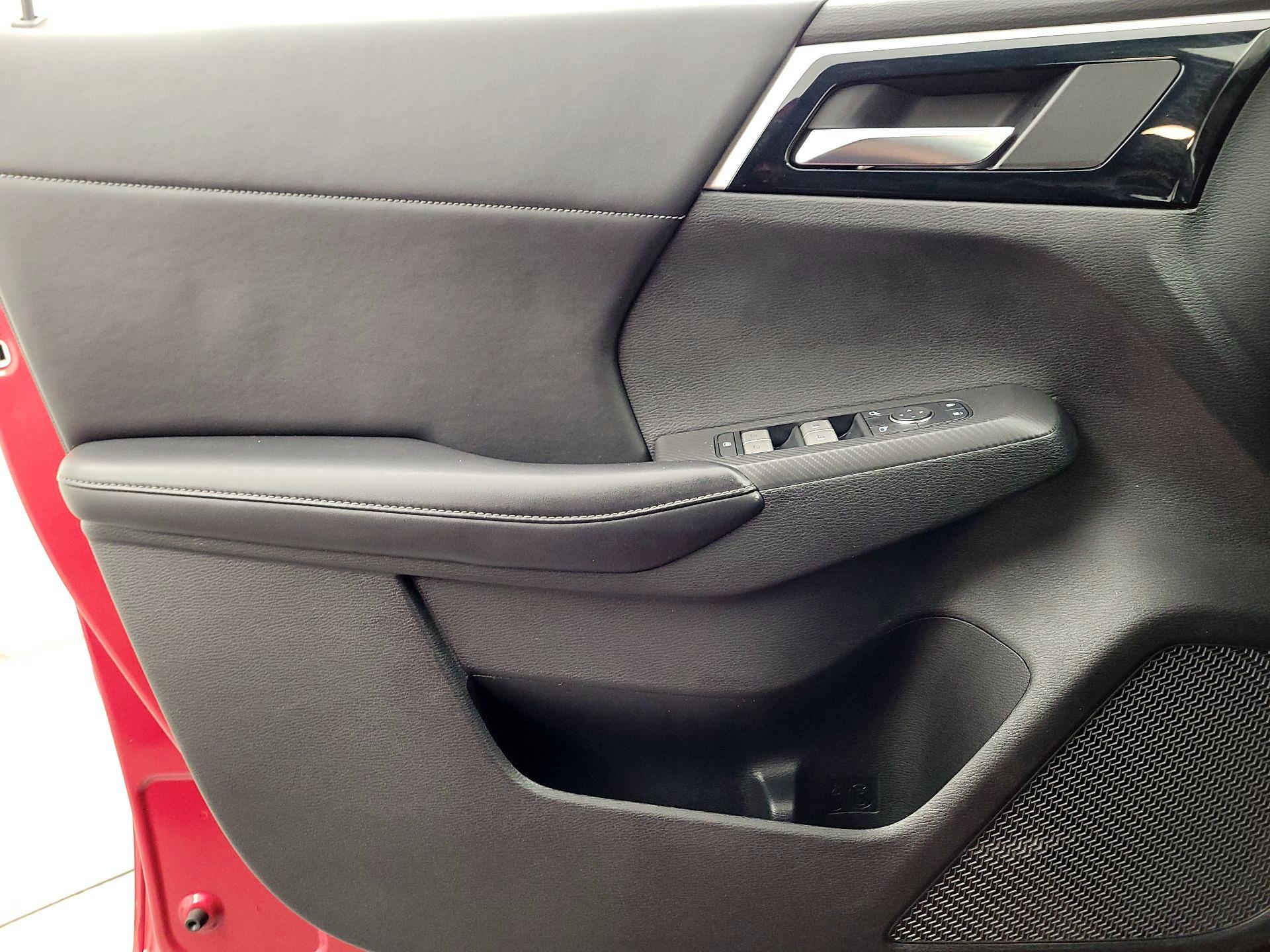 Thumbnail: 2022 Mitsubishi Outlander - 12