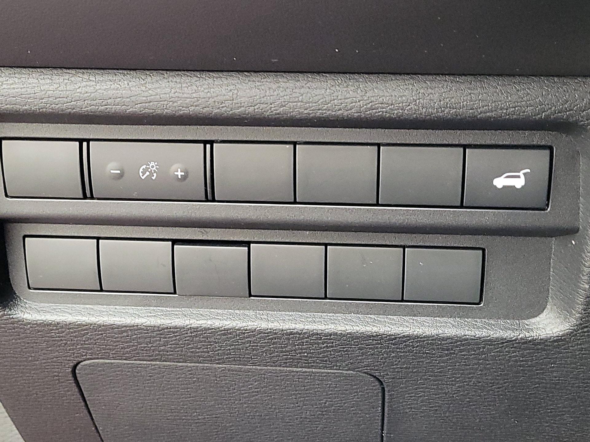 Thumbnail: 2022 Mitsubishi Outlander - 13