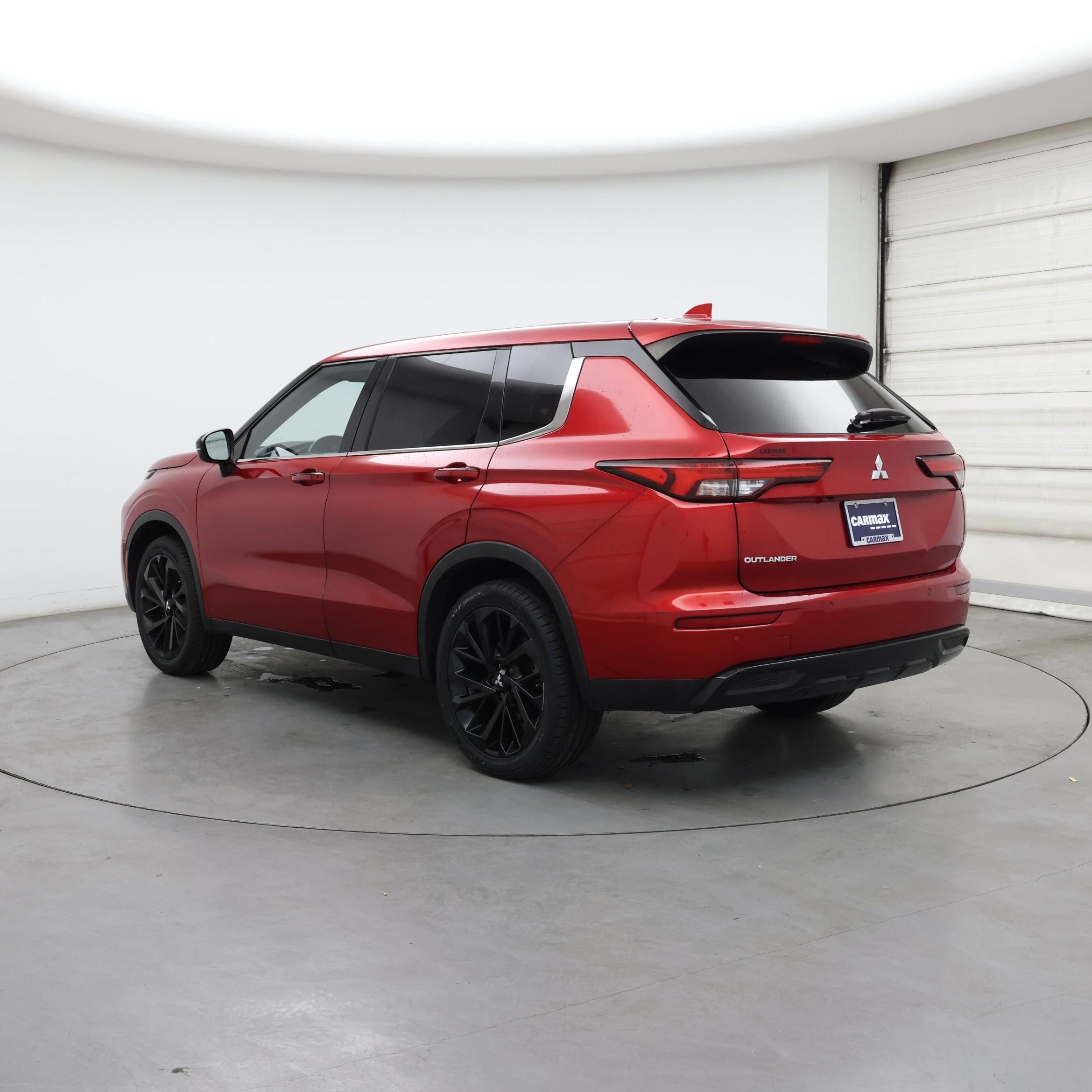 Thumbnail: 2022 Mitsubishi Outlander - 2