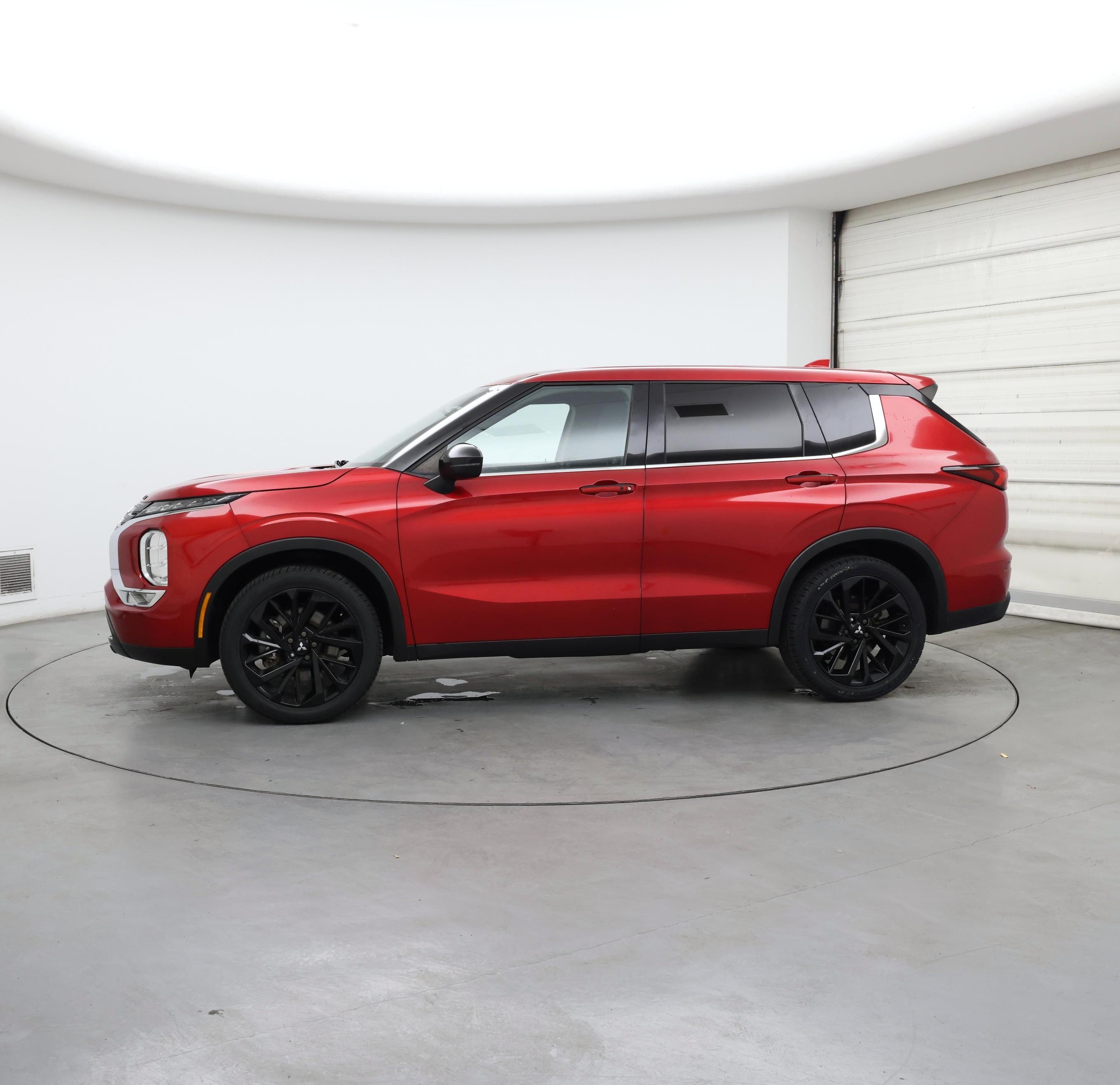 Thumbnail: 2022 Mitsubishi Outlander - 3