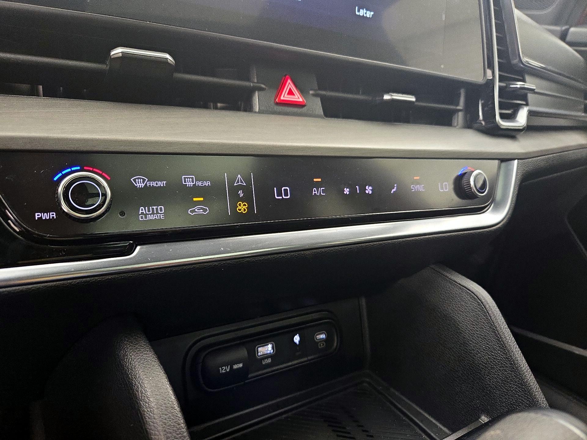 Thumbnail: 2023 Kia Sportage - 17