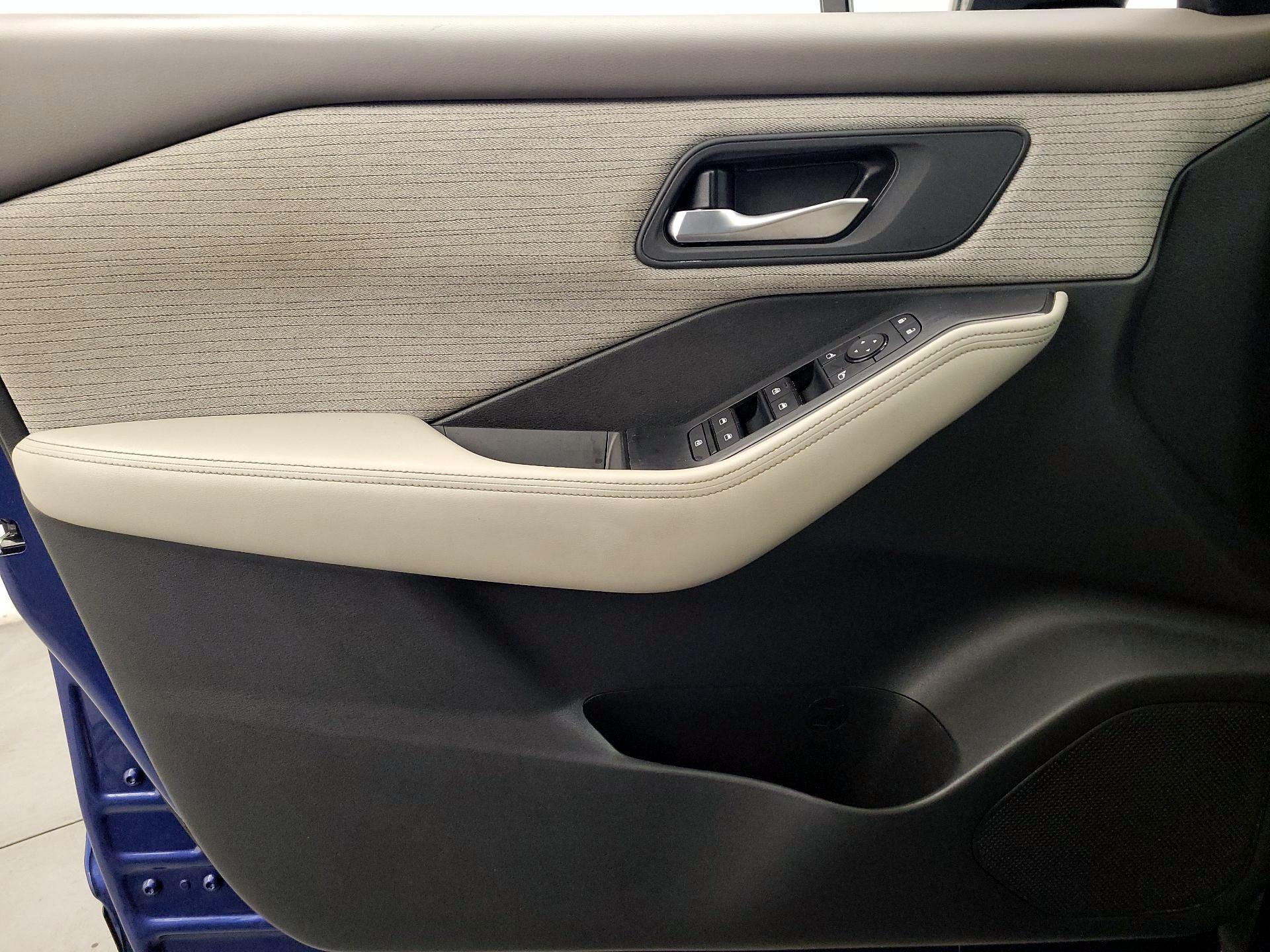 Thumbnail: 2021 Nissan Rogue - 12