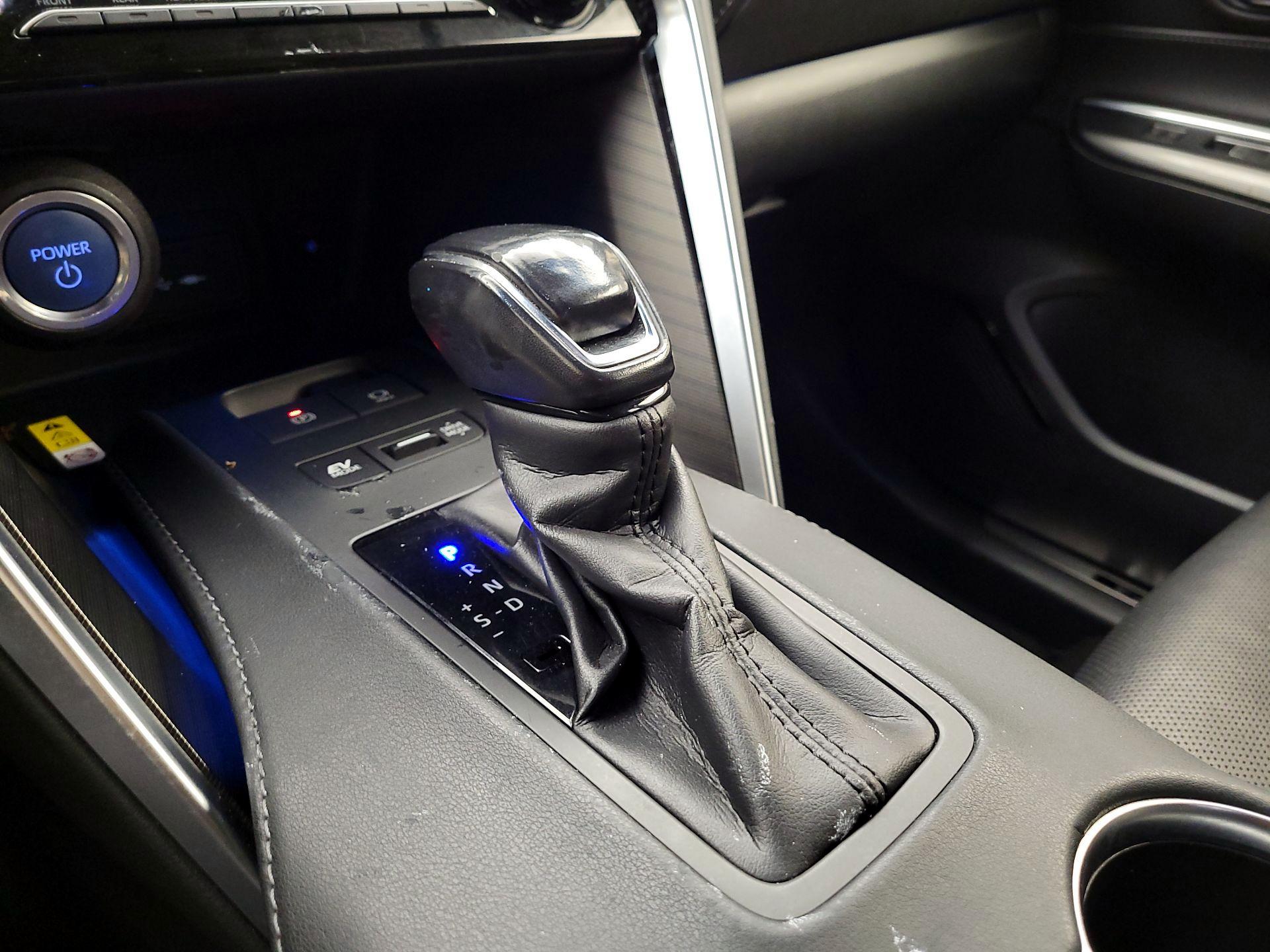 Thumbnail: 2021 Toyota Venza - 17