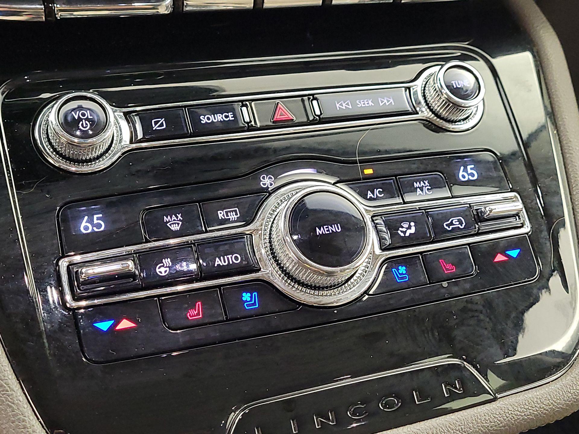 Thumbnail: 2020 Lincoln Corsair - 16