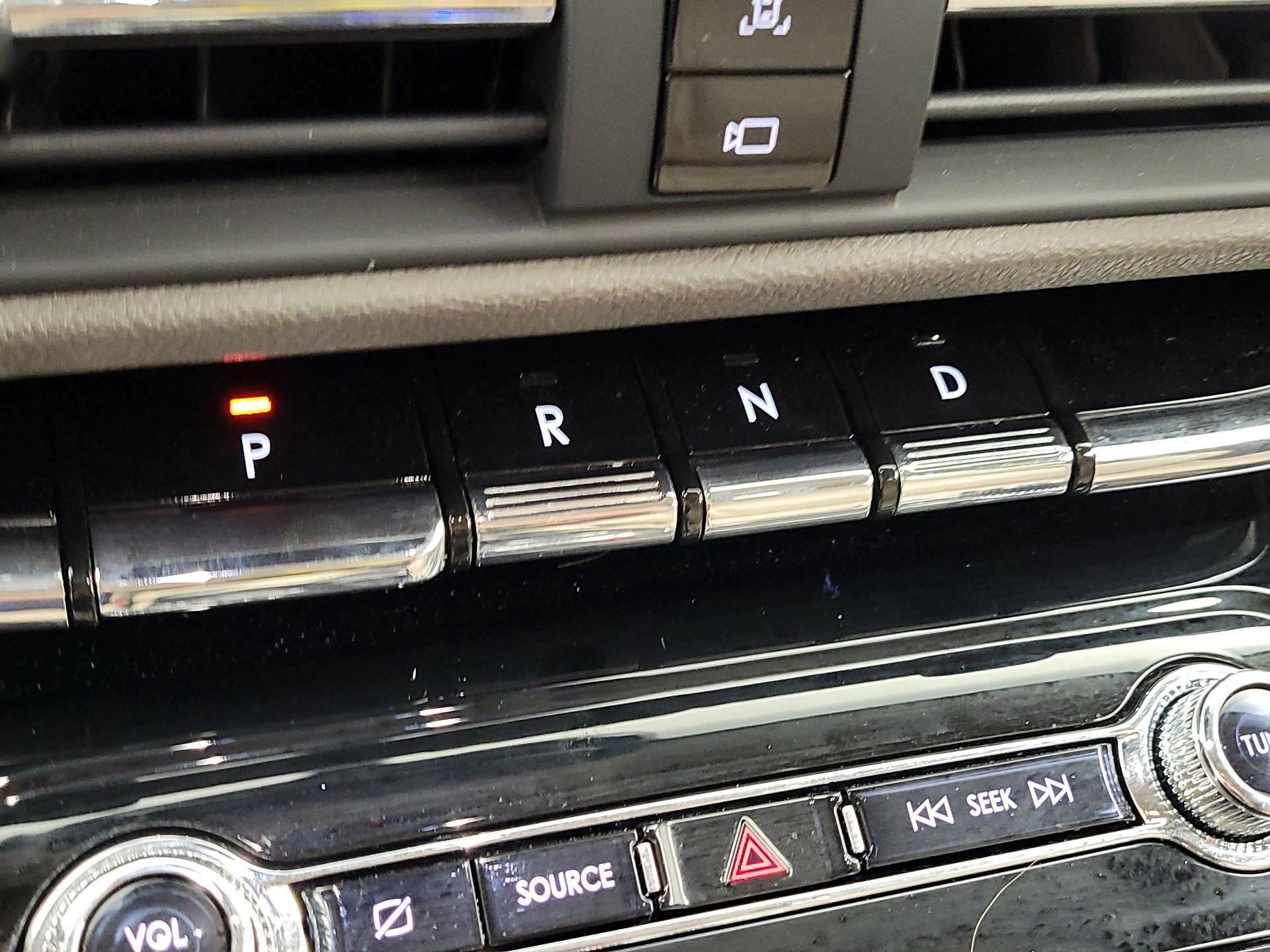 Thumbnail: 2020 Lincoln Corsair - 17