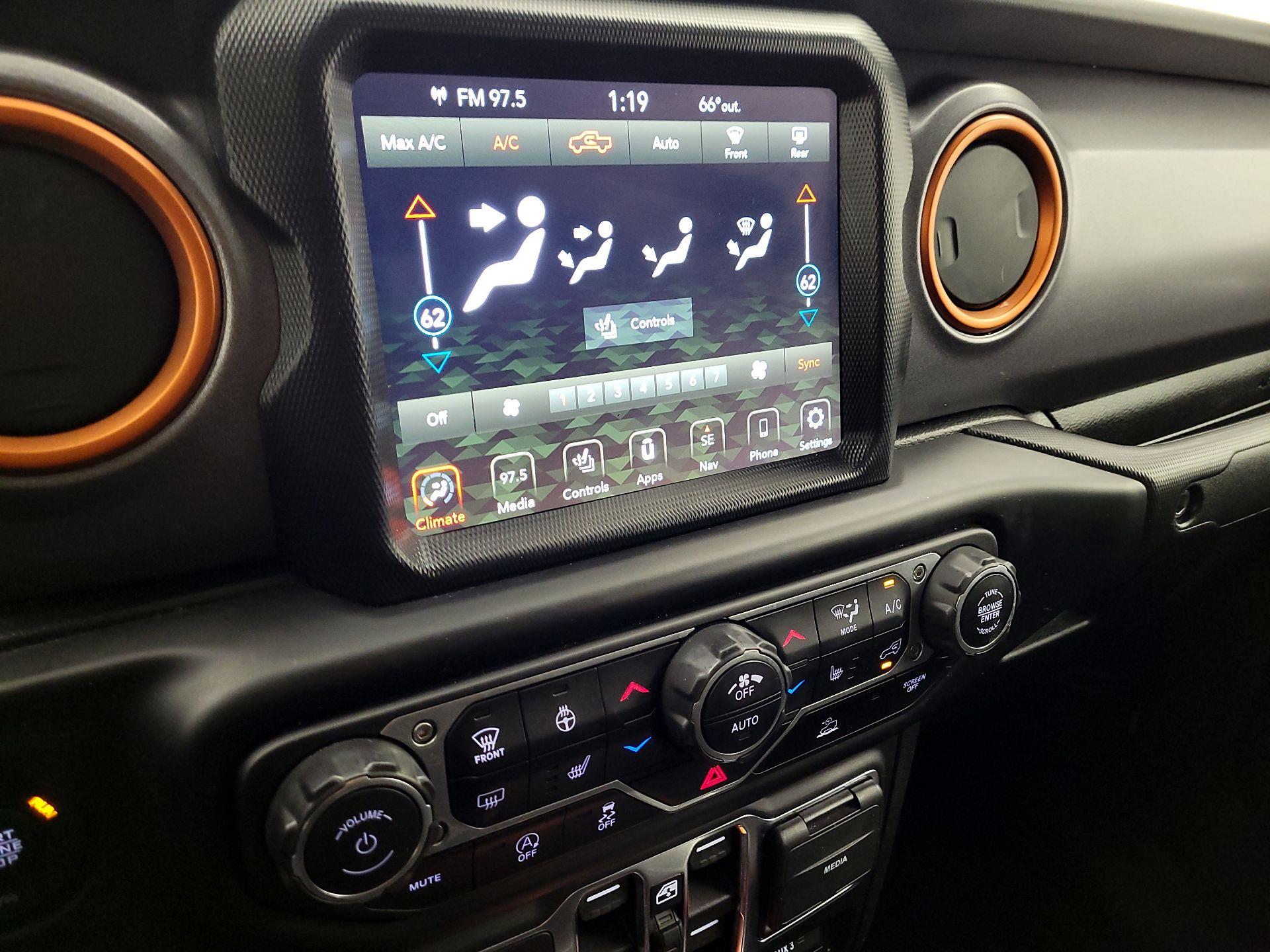 Thumbnail: 2021 Jeep Gladiator - 17