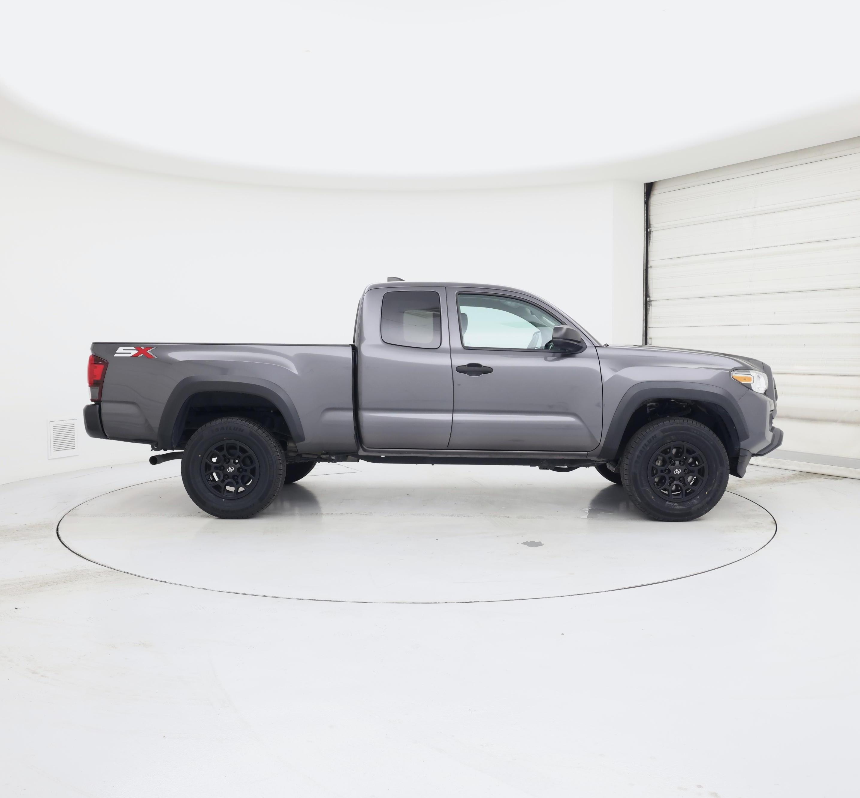 Thumbnail: 2022 Toyota Tacoma - 7