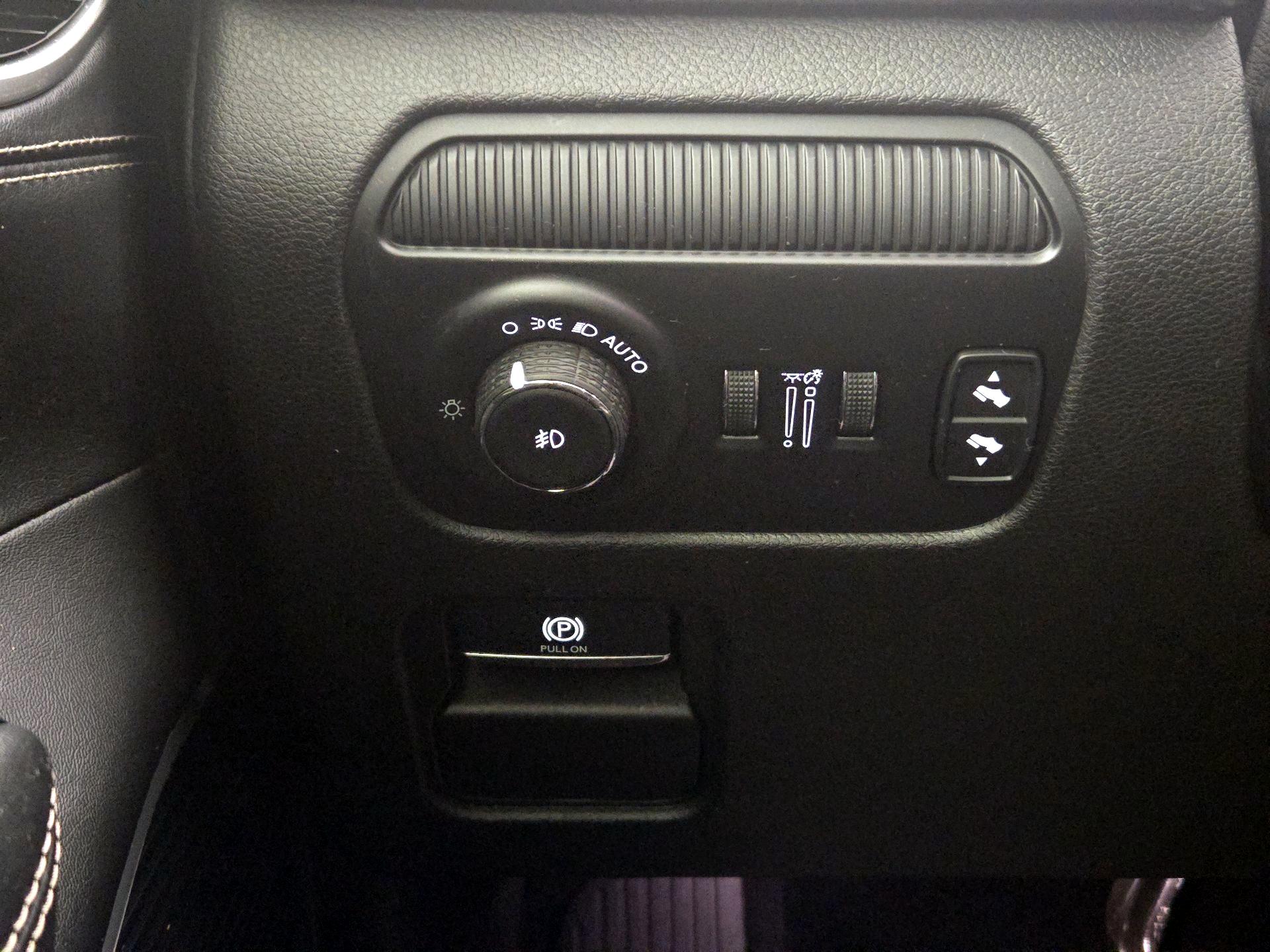 Thumbnail: 2024 Jeep Wagoneer - 13