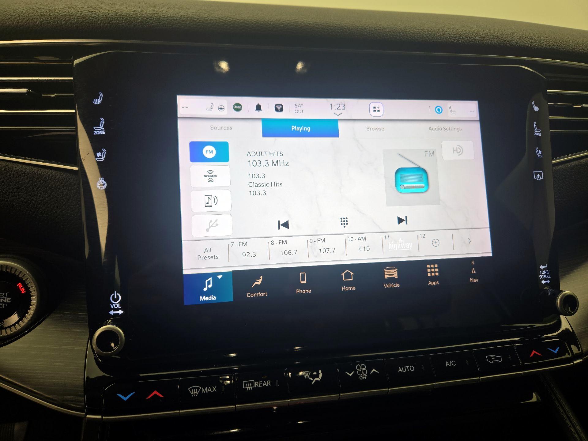 Thumbnail: 2024 Jeep Wagoneer - 16