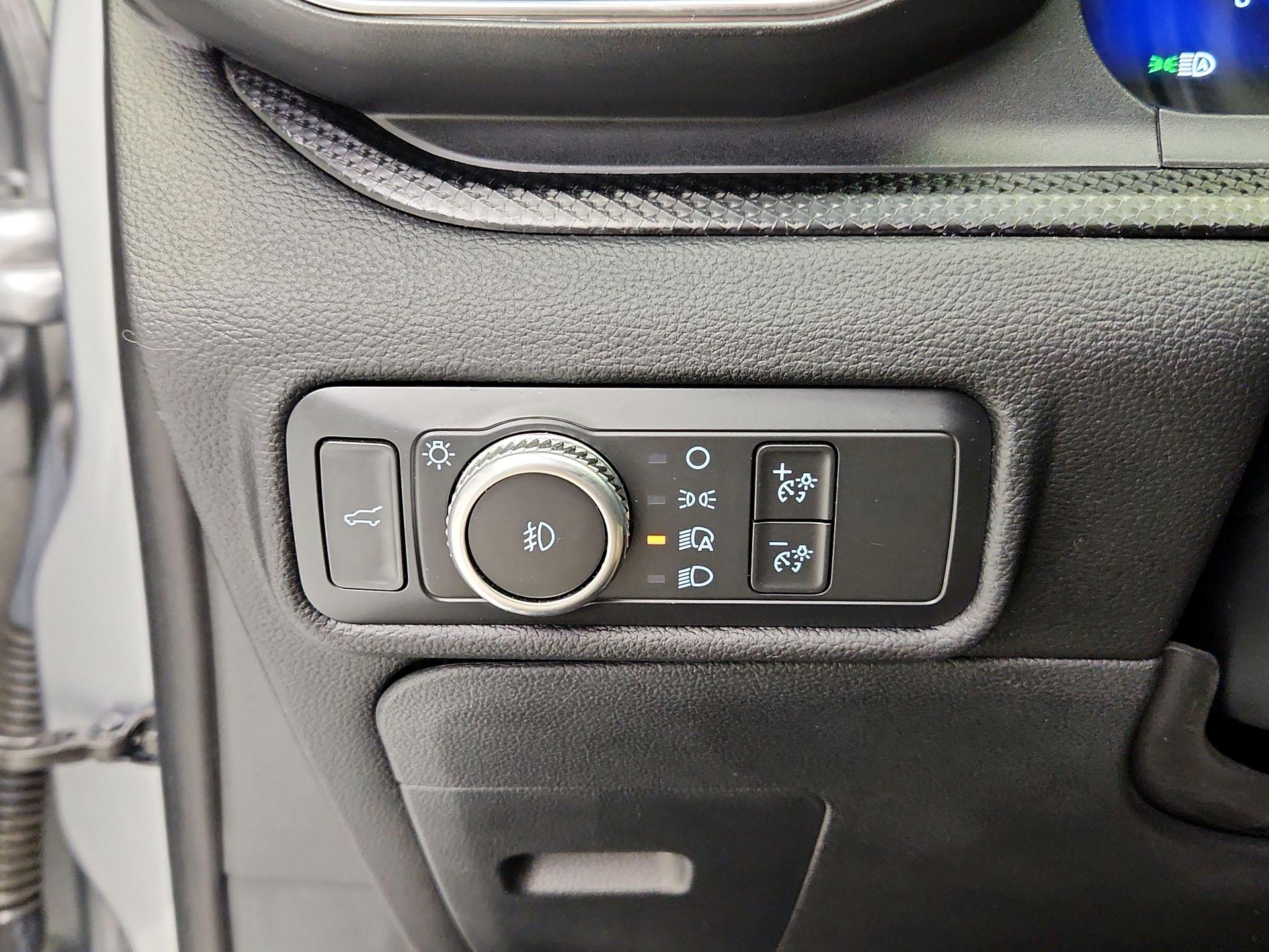 Thumbnail: 2021 Ford Explorer - 13