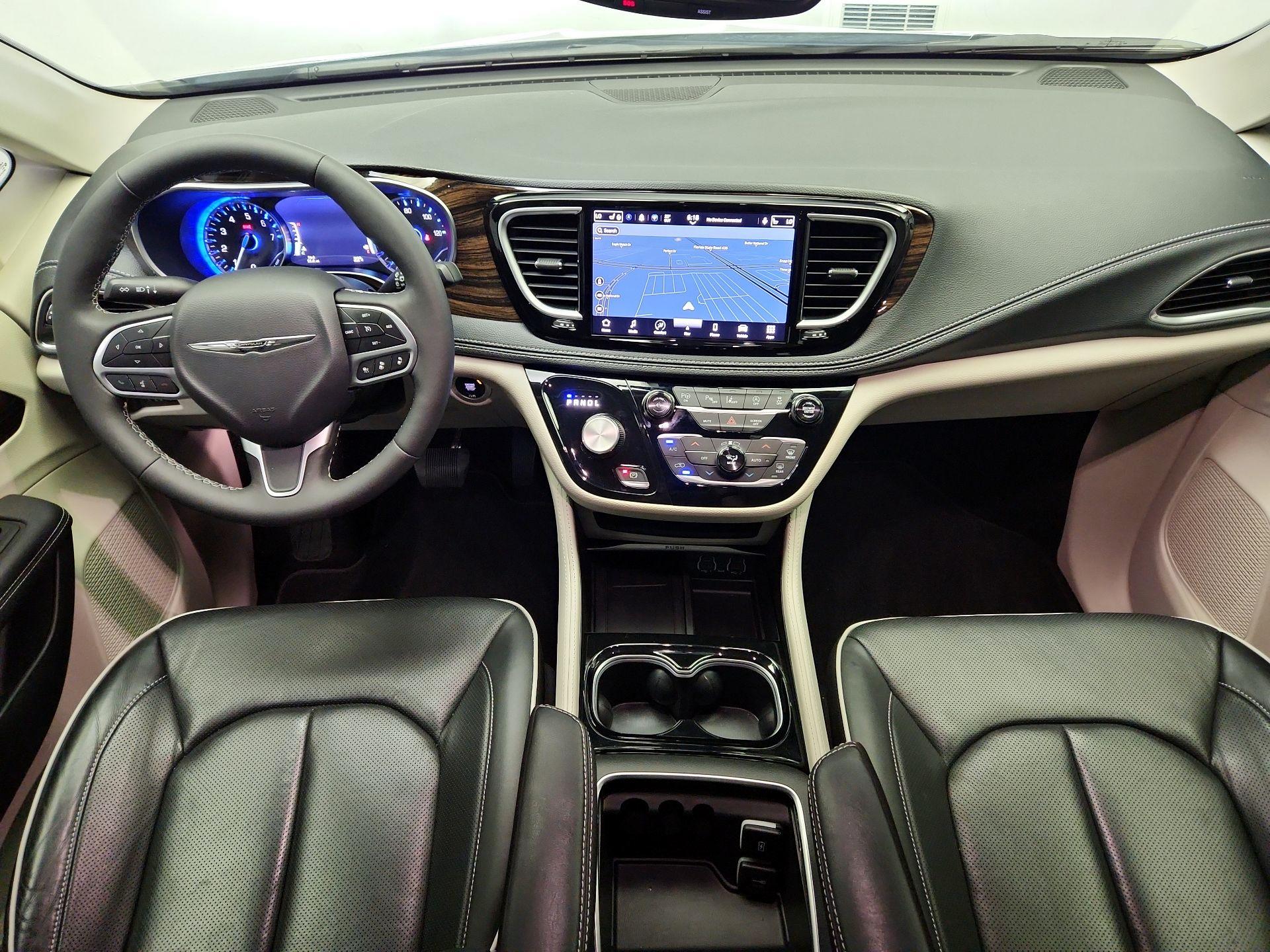 Thumbnail: 2023 Chrysler Pacifica - 9