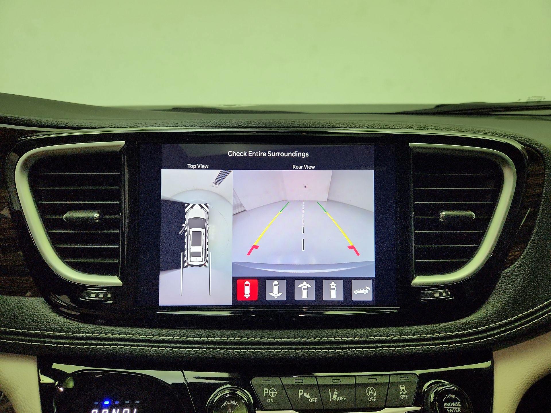 Thumbnail: 2023 Chrysler Pacifica - 15