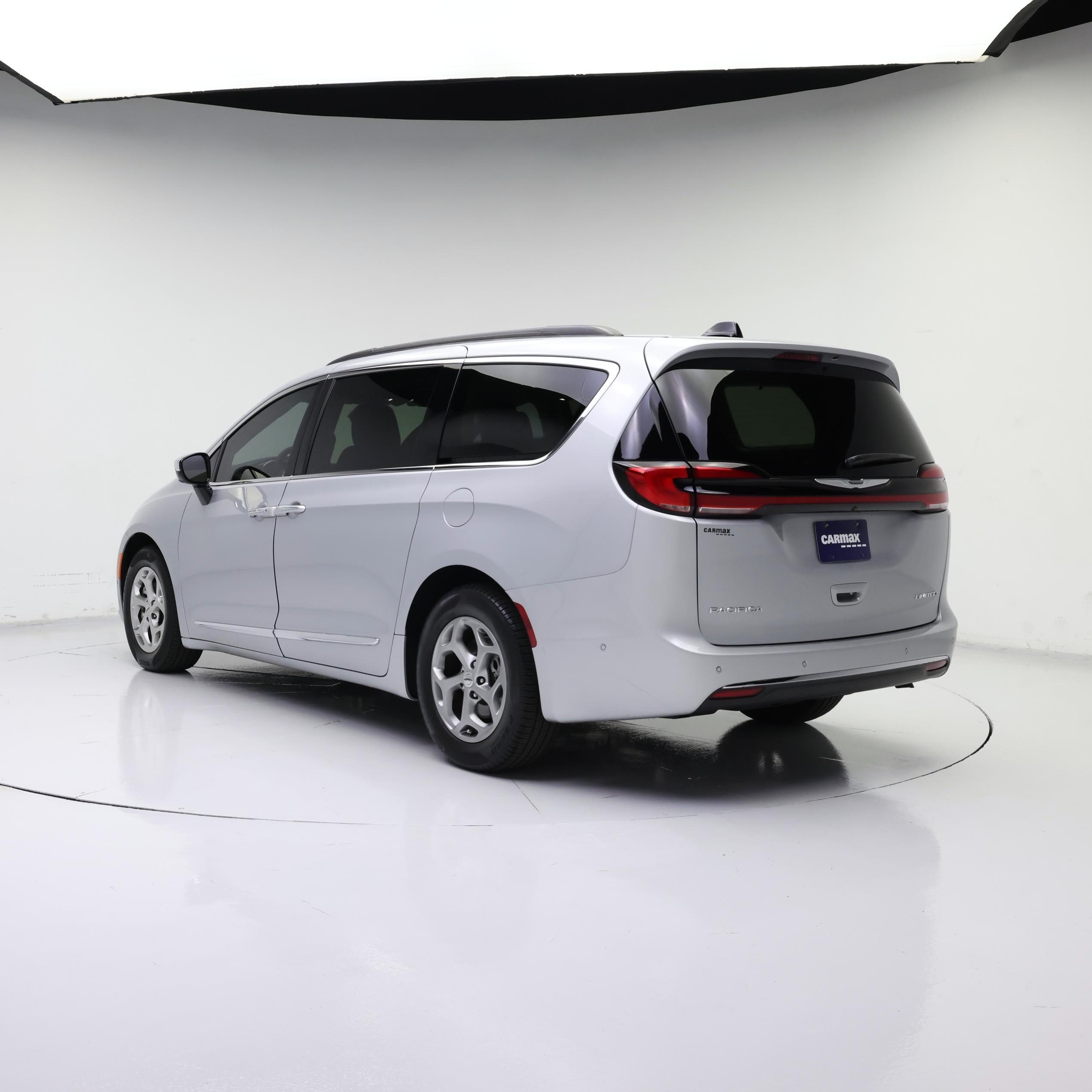 Thumbnail: 2023 Chrysler Pacifica - 2