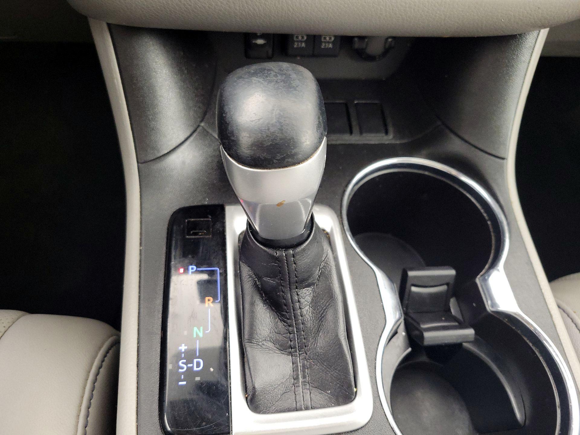 Thumbnail: 2019 Toyota Highlander - 17