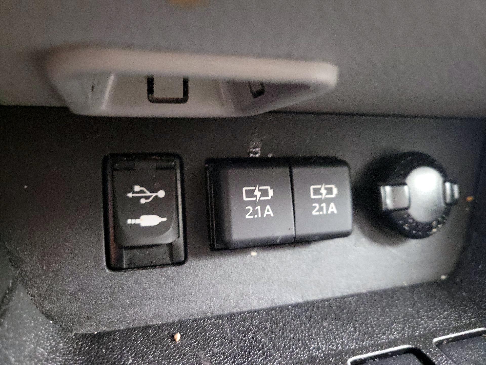 Thumbnail: 2019 Toyota Highlander - 18