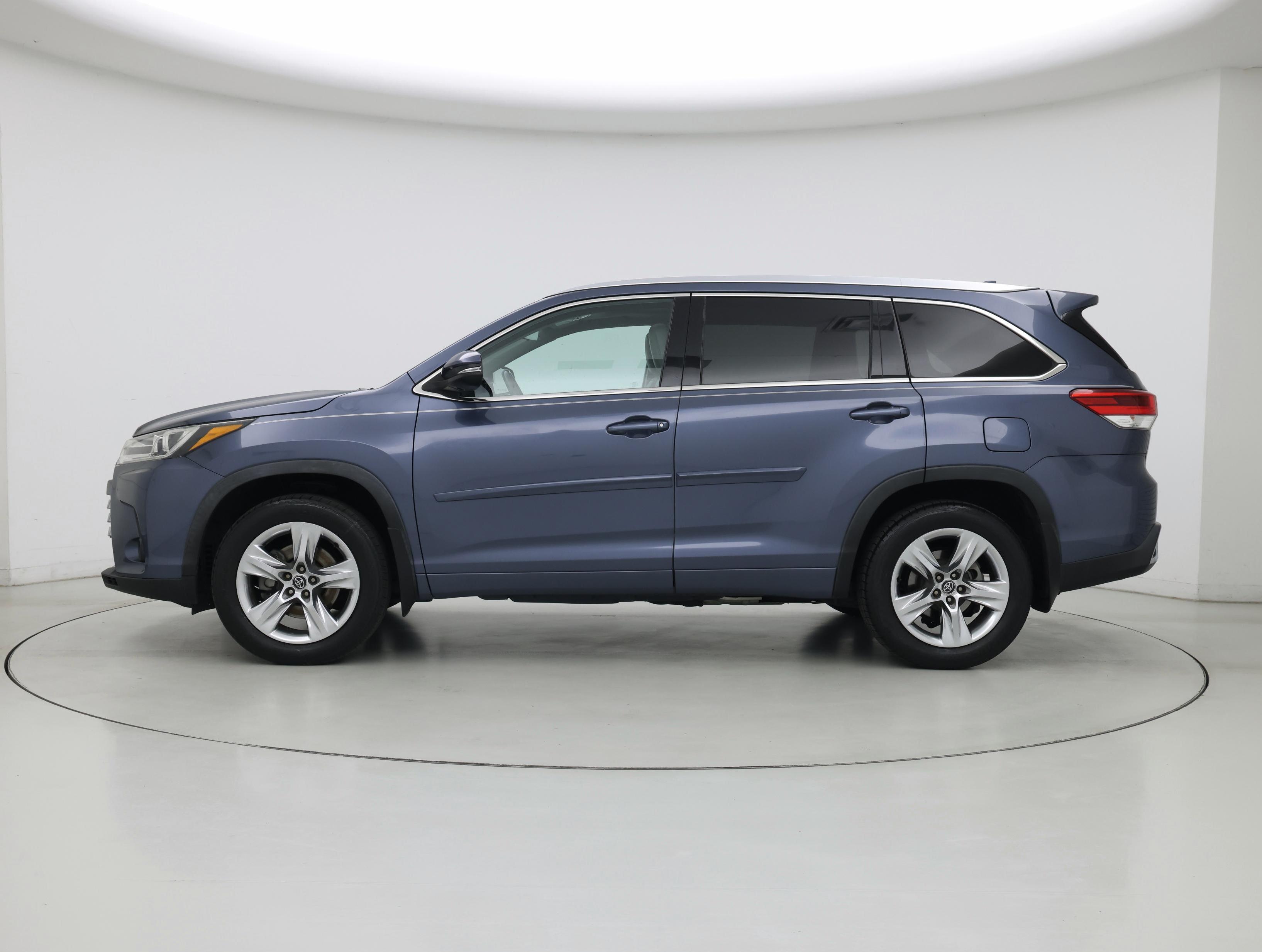 Thumbnail: 2019 Toyota Highlander - 3