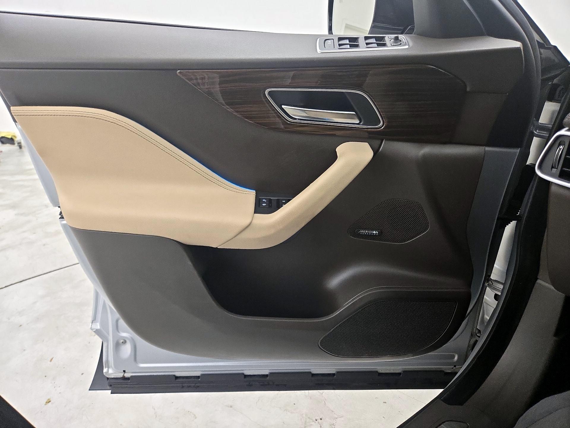 Thumbnail: 2020 Jaguar F-Pace - 12