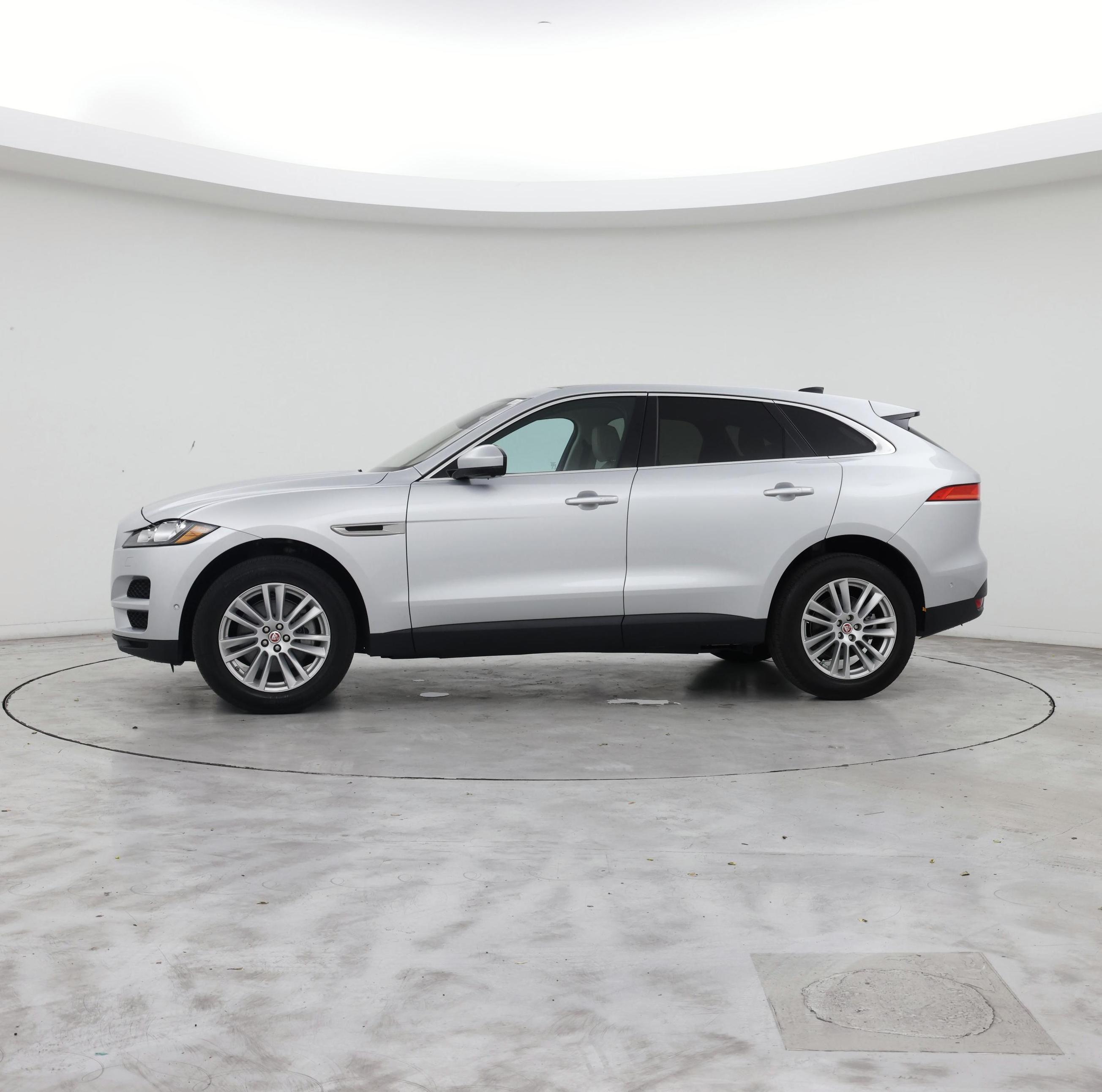 Thumbnail: 2020 Jaguar F-Pace - 3