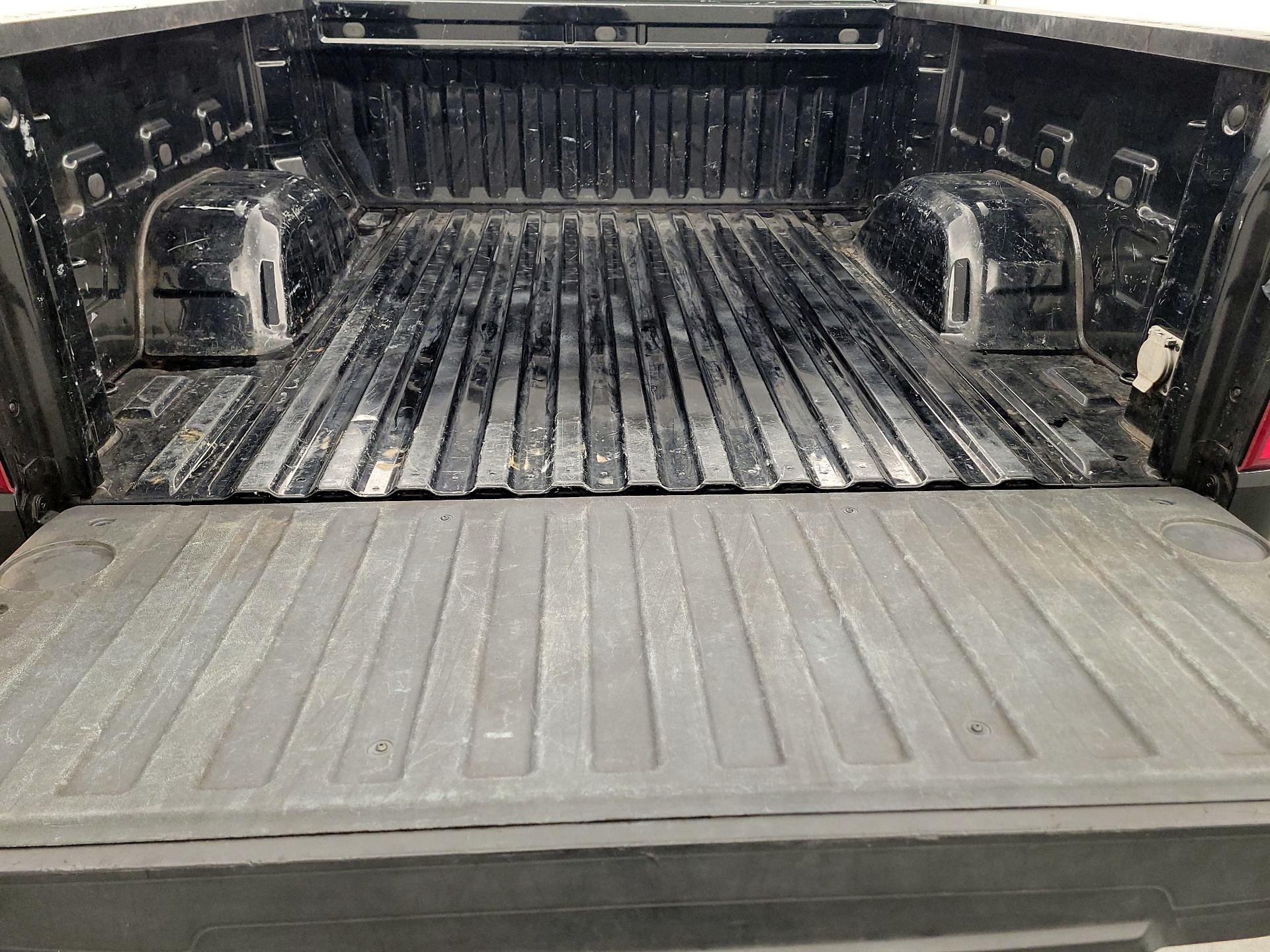 Thumbnail: 2021 Chevrolet Silverado 1500 - 16