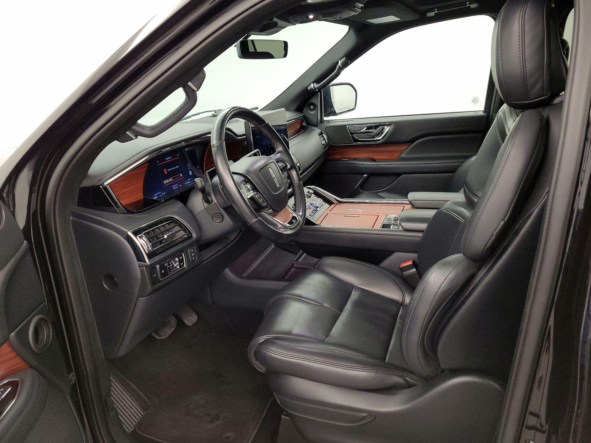 Thumbnail: 2024 Lincoln Navigator - 11