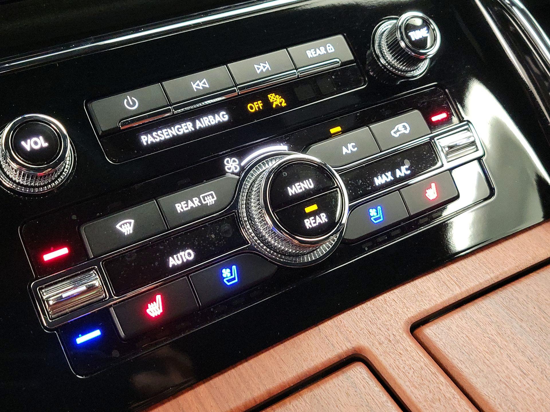 Thumbnail: 2024 Lincoln Navigator - 17