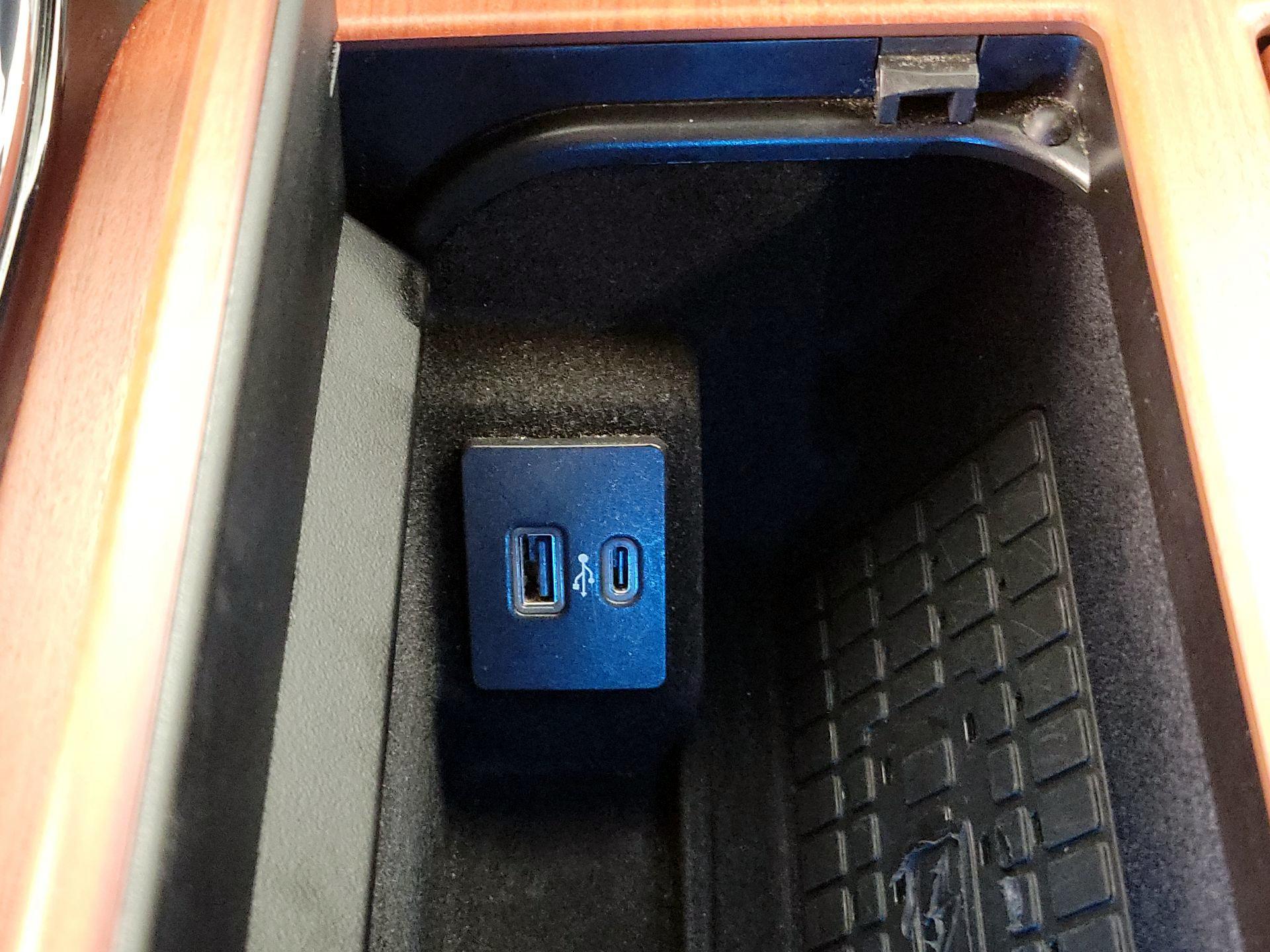 Thumbnail: 2024 Lincoln Navigator - 19