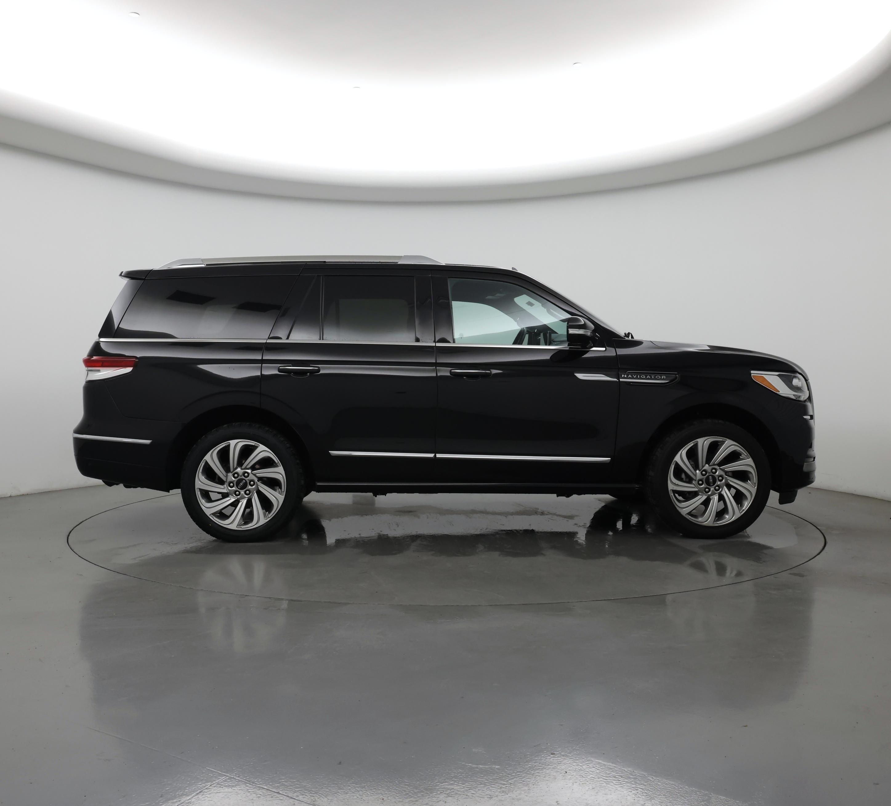 Thumbnail: 2024 Lincoln Navigator - 7