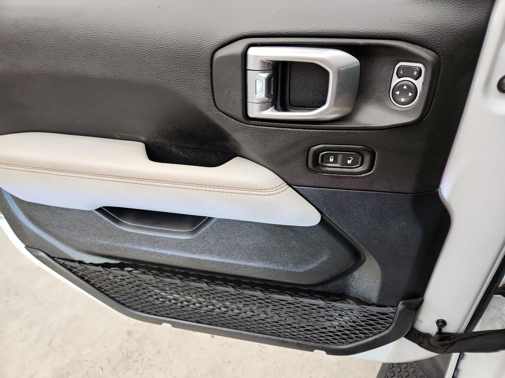 Thumbnail: 2021 Jeep Gladiator - 12