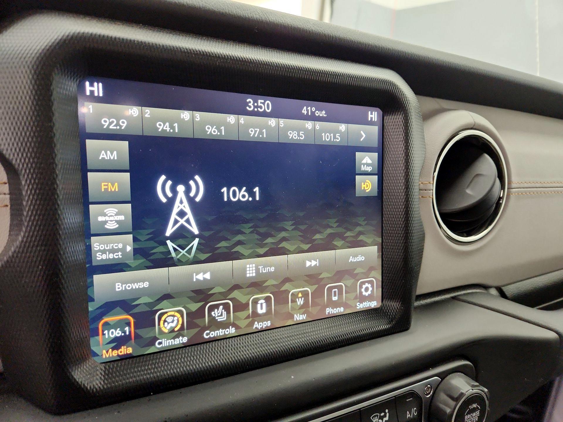 Thumbnail: 2021 Jeep Gladiator - 16