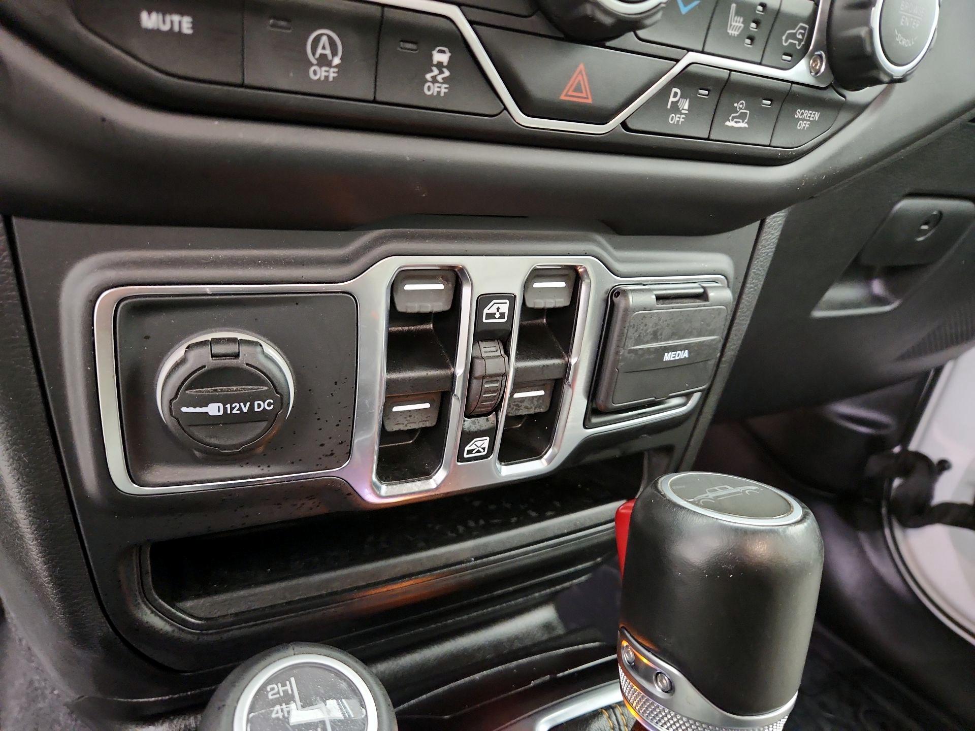 Thumbnail: 2021 Jeep Gladiator - 19