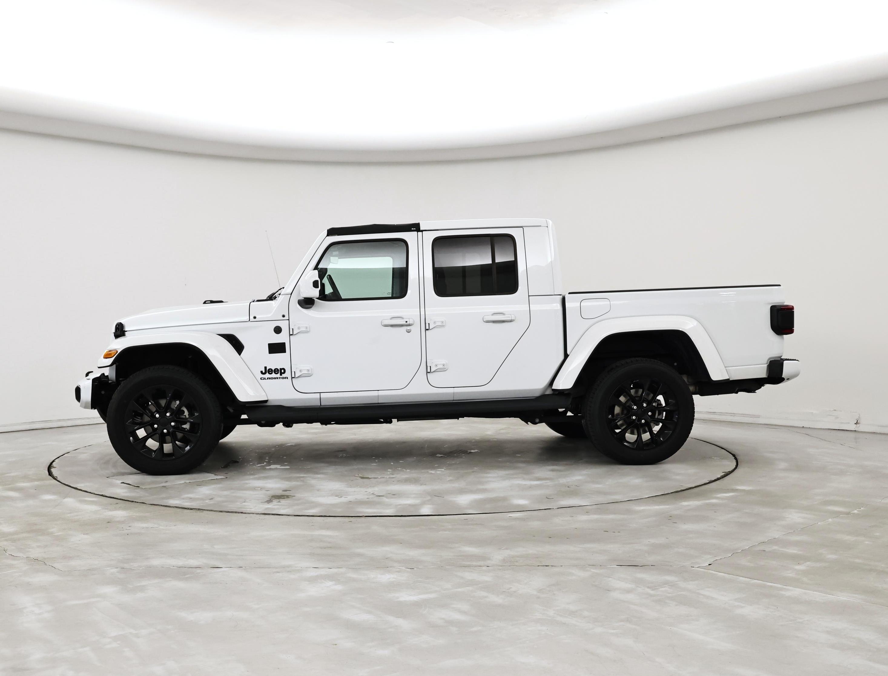 Thumbnail: 2021 Jeep Gladiator - 3