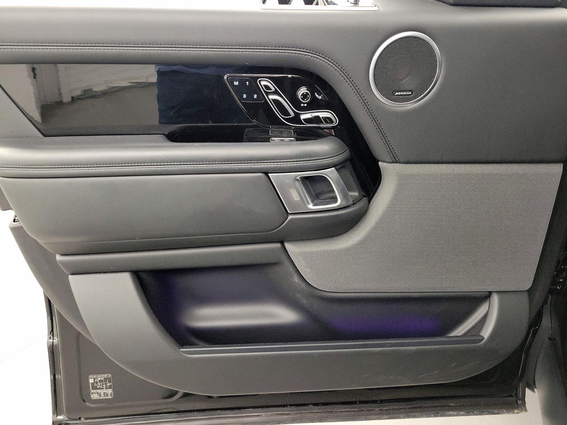 Thumbnail: 2022 Land Rover Range Rover - 12