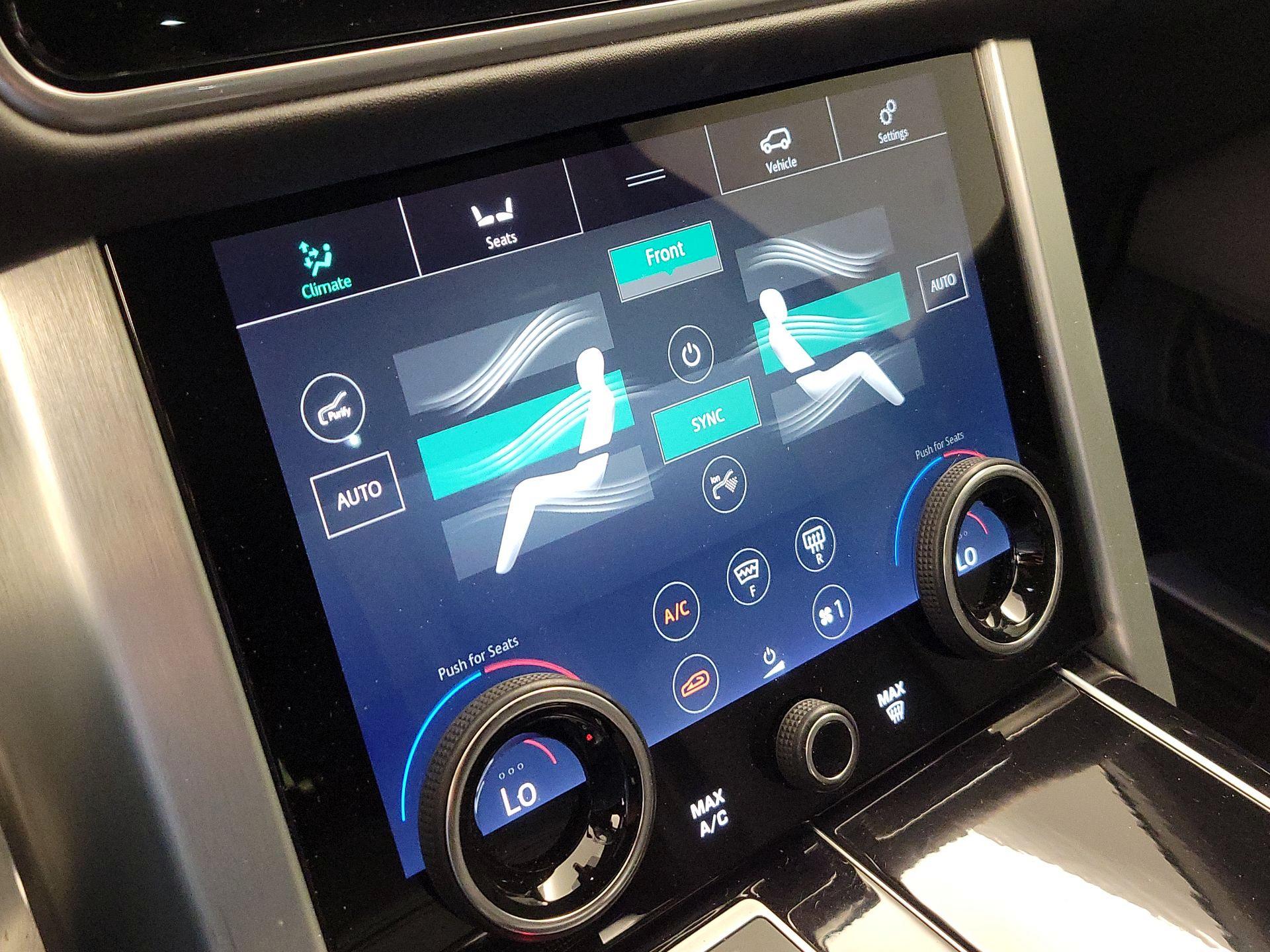 Thumbnail: 2022 Land Rover Range Rover - 17